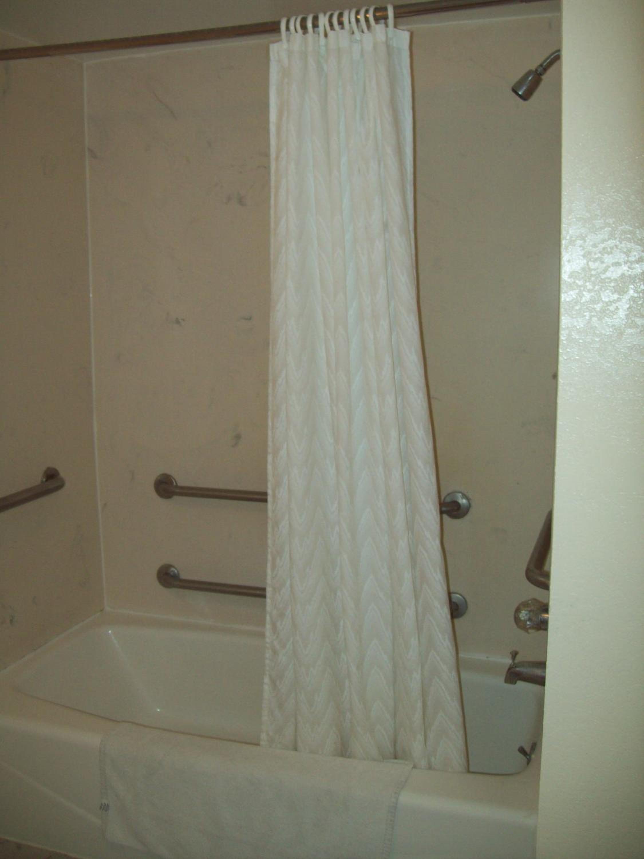 King Room - Non-Smoking - Photo 3