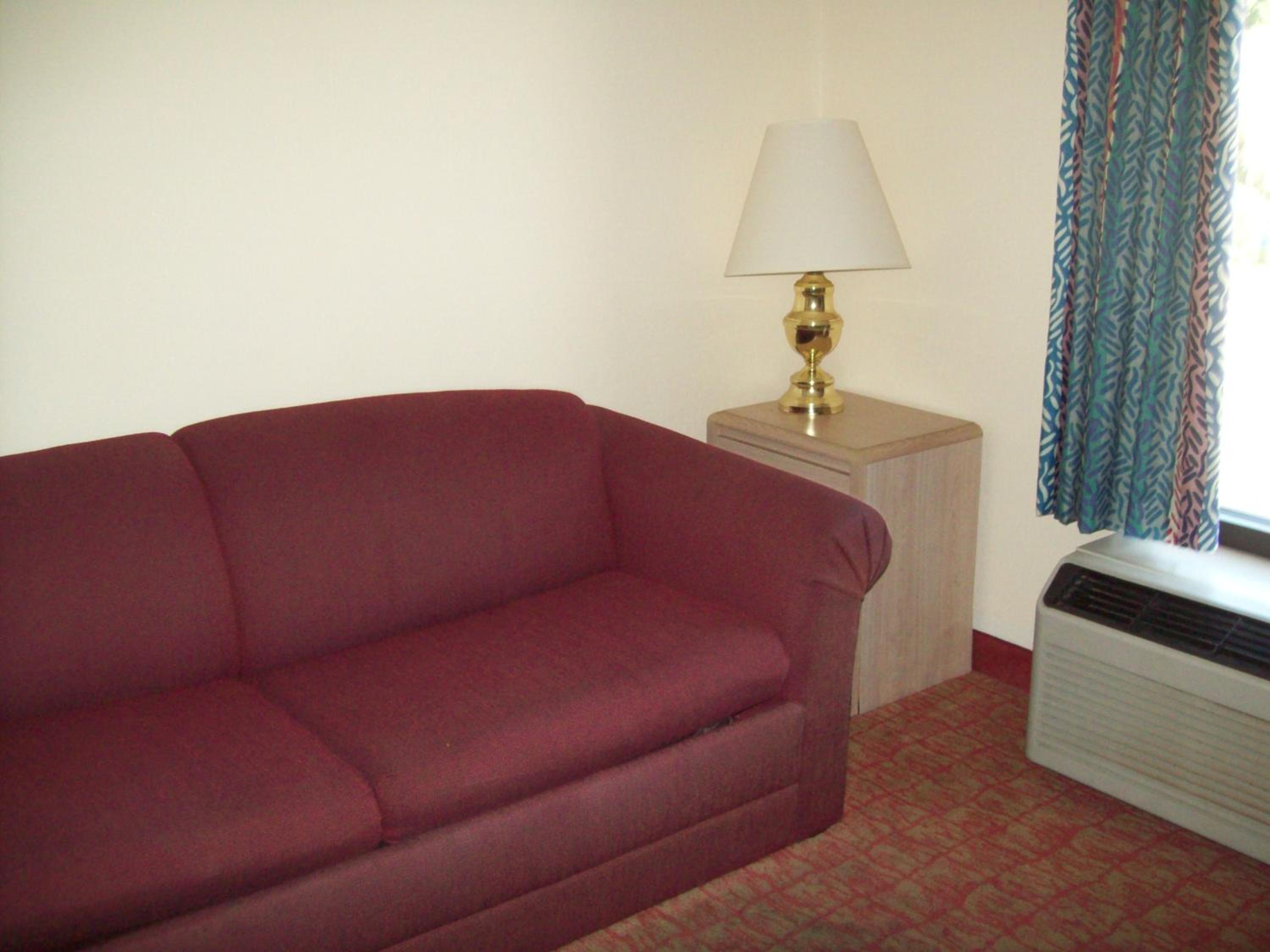 Standard Room with Two Queen Beds - Smoking - Photo 8