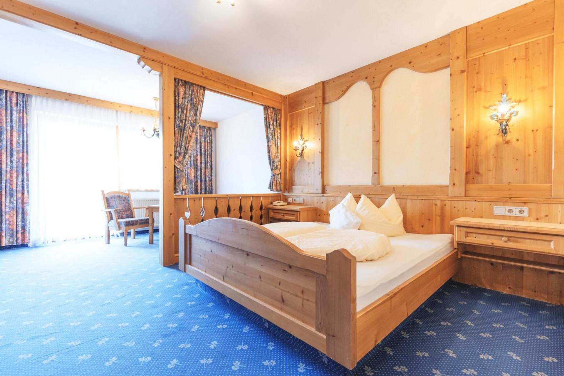 Junior Suite with Balcony photo 1