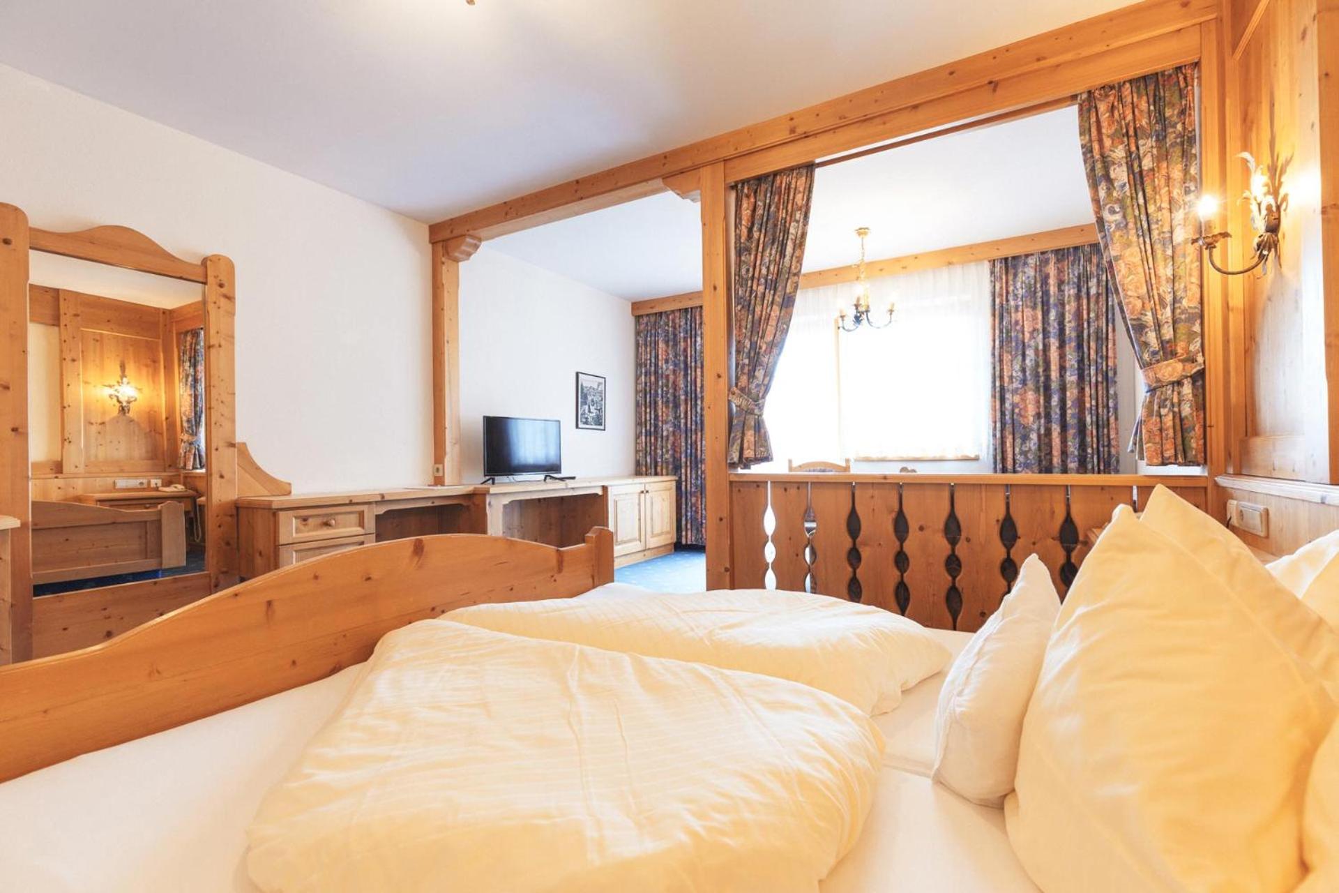 Junior Suite with Balcony photo 3