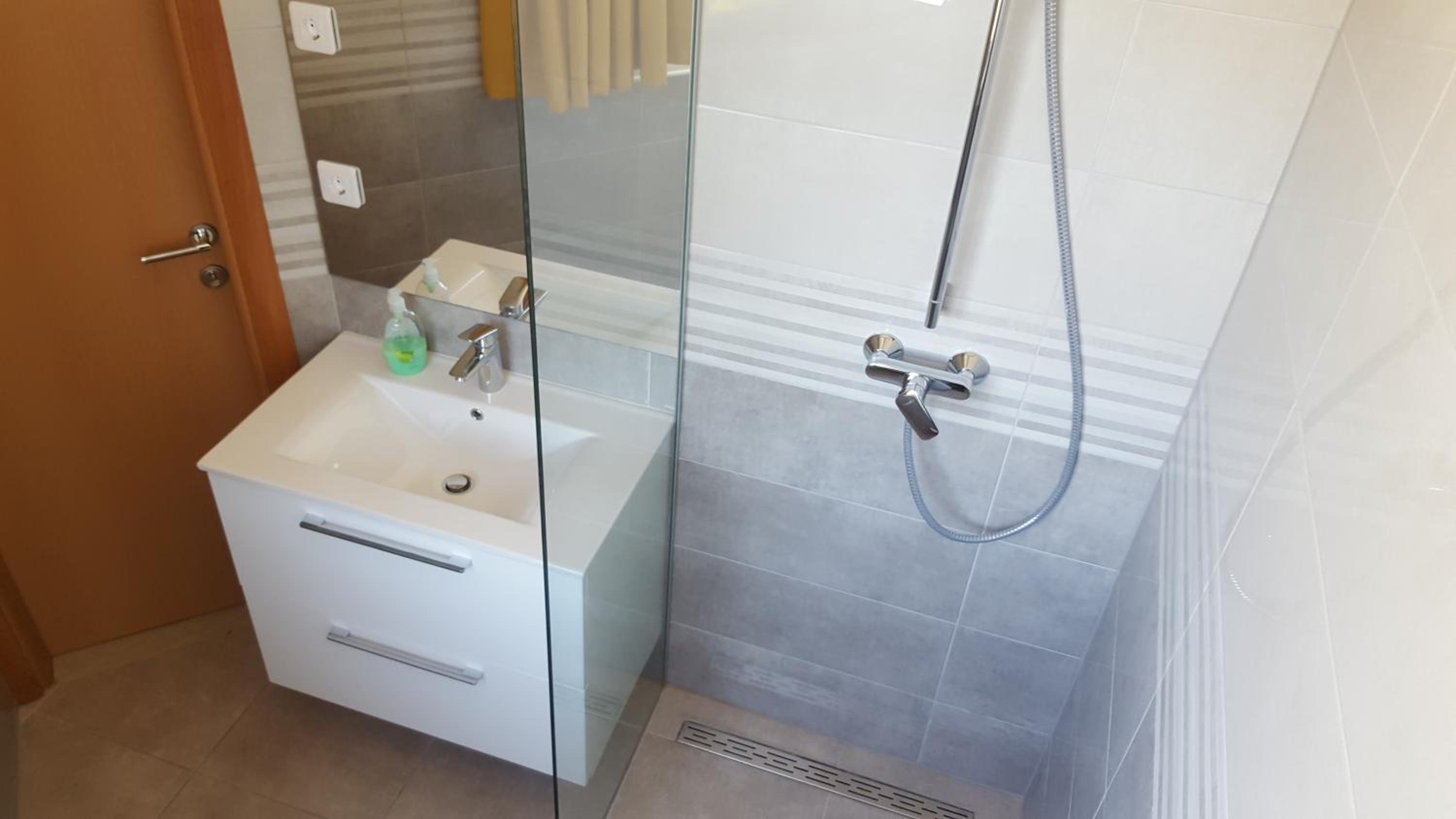 Double or Twin Room - Photo 2