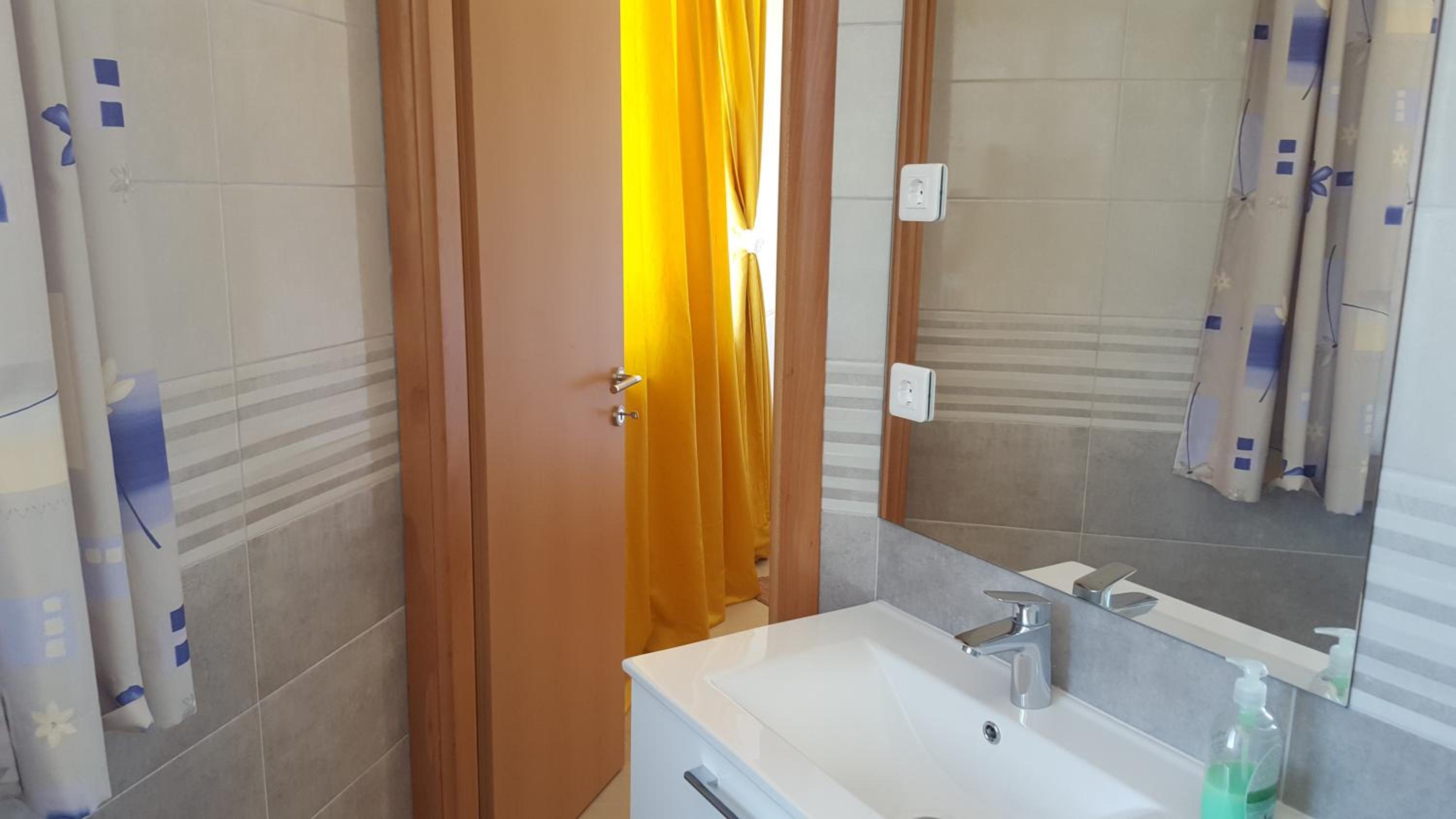 Double or Twin Room - Photo 3