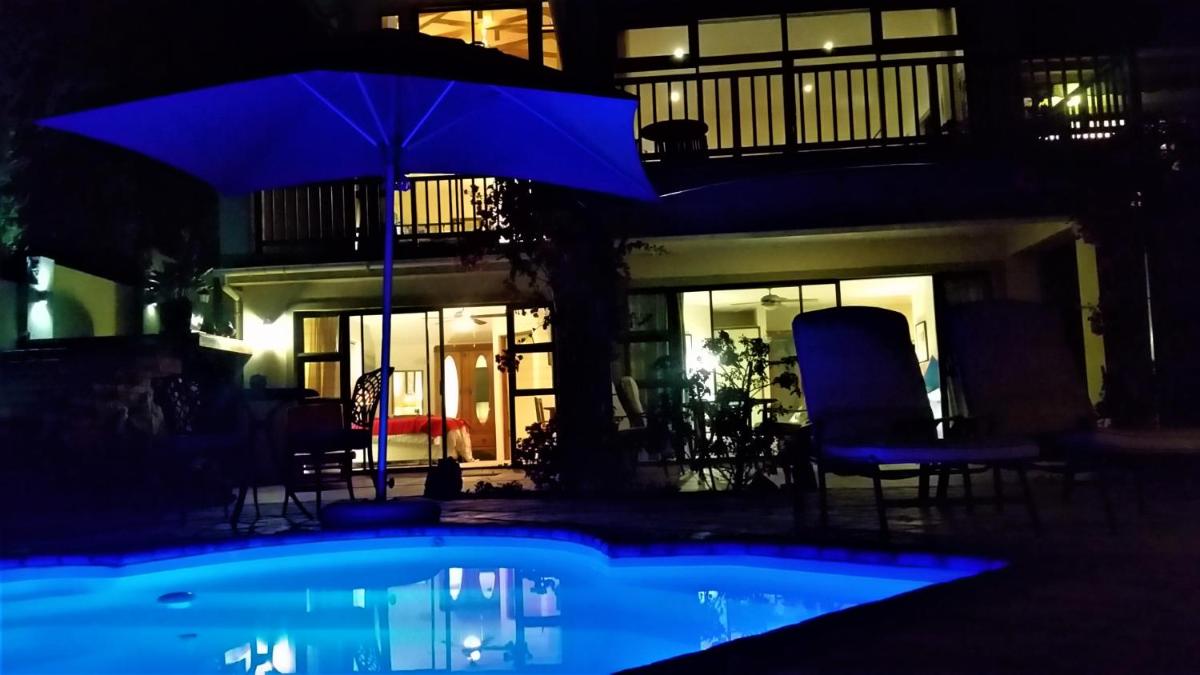 Double or Twin Room with Sea View photo 3