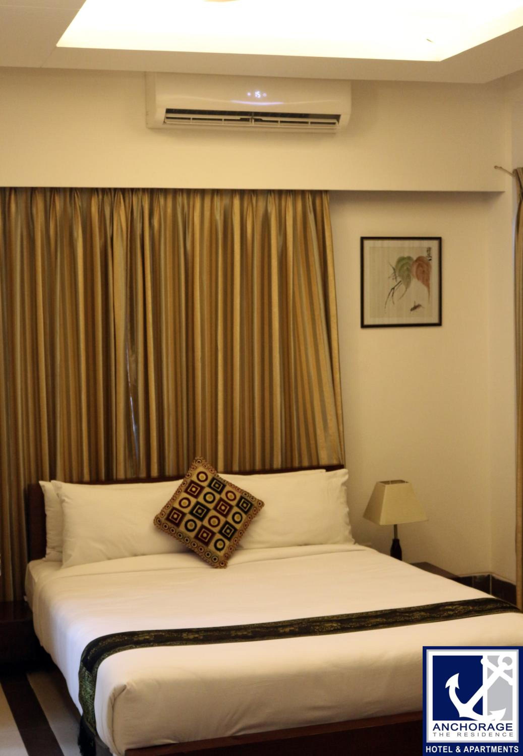 Deluxe King Room photo 2