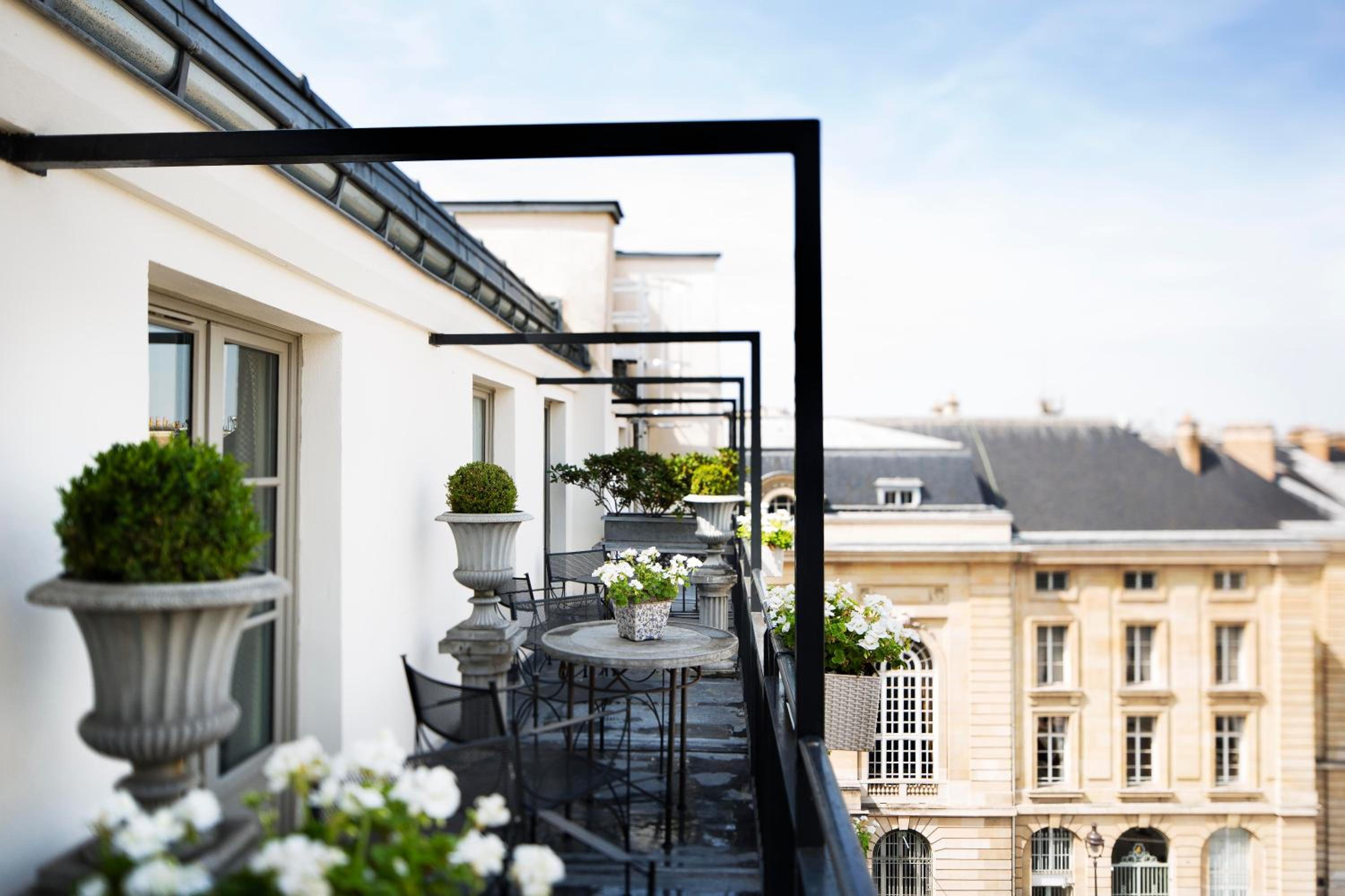 Romantic Junior Suite with Terrace photo 3