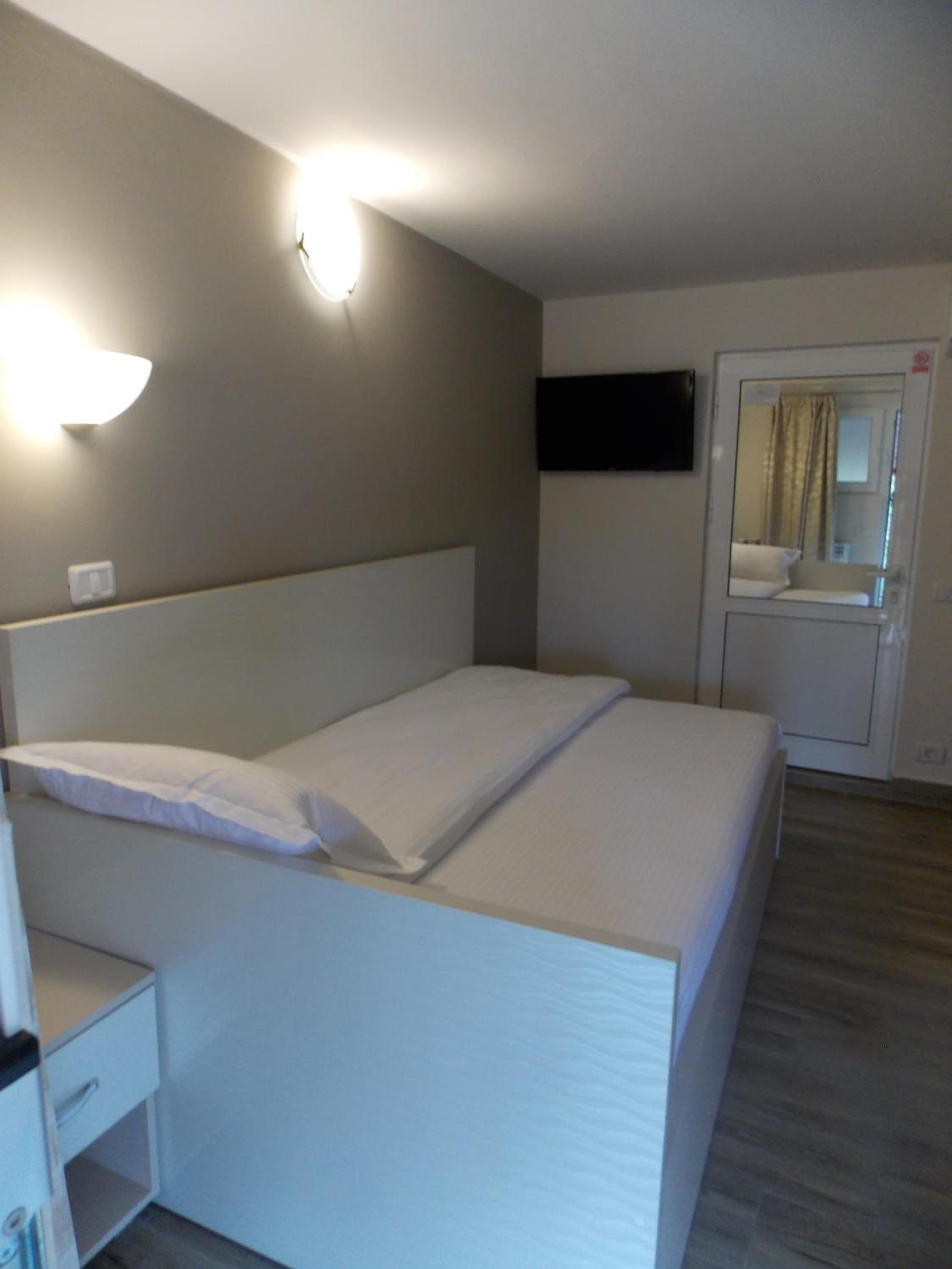 Single Room photo 3