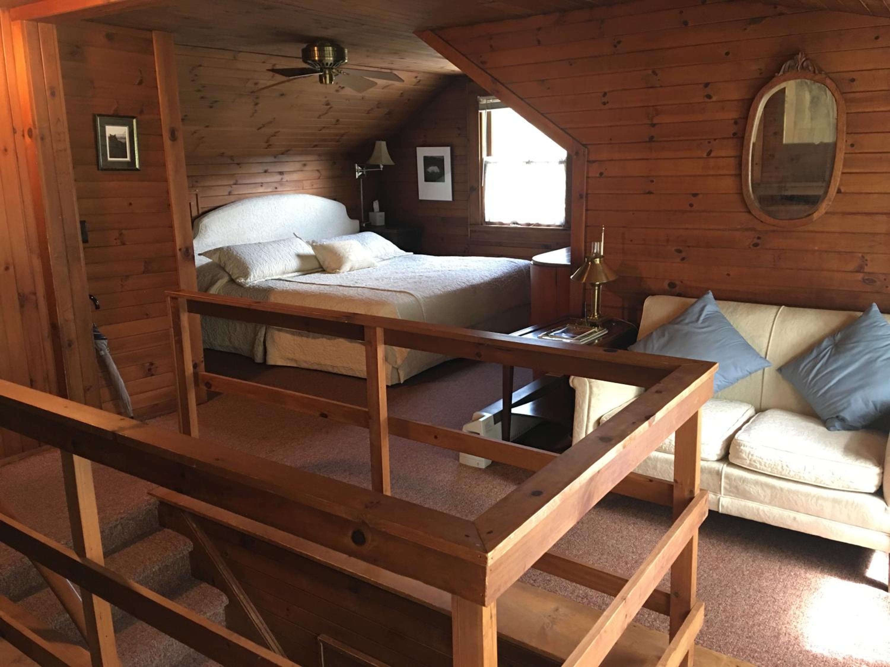 Deluxe King Room photo 1