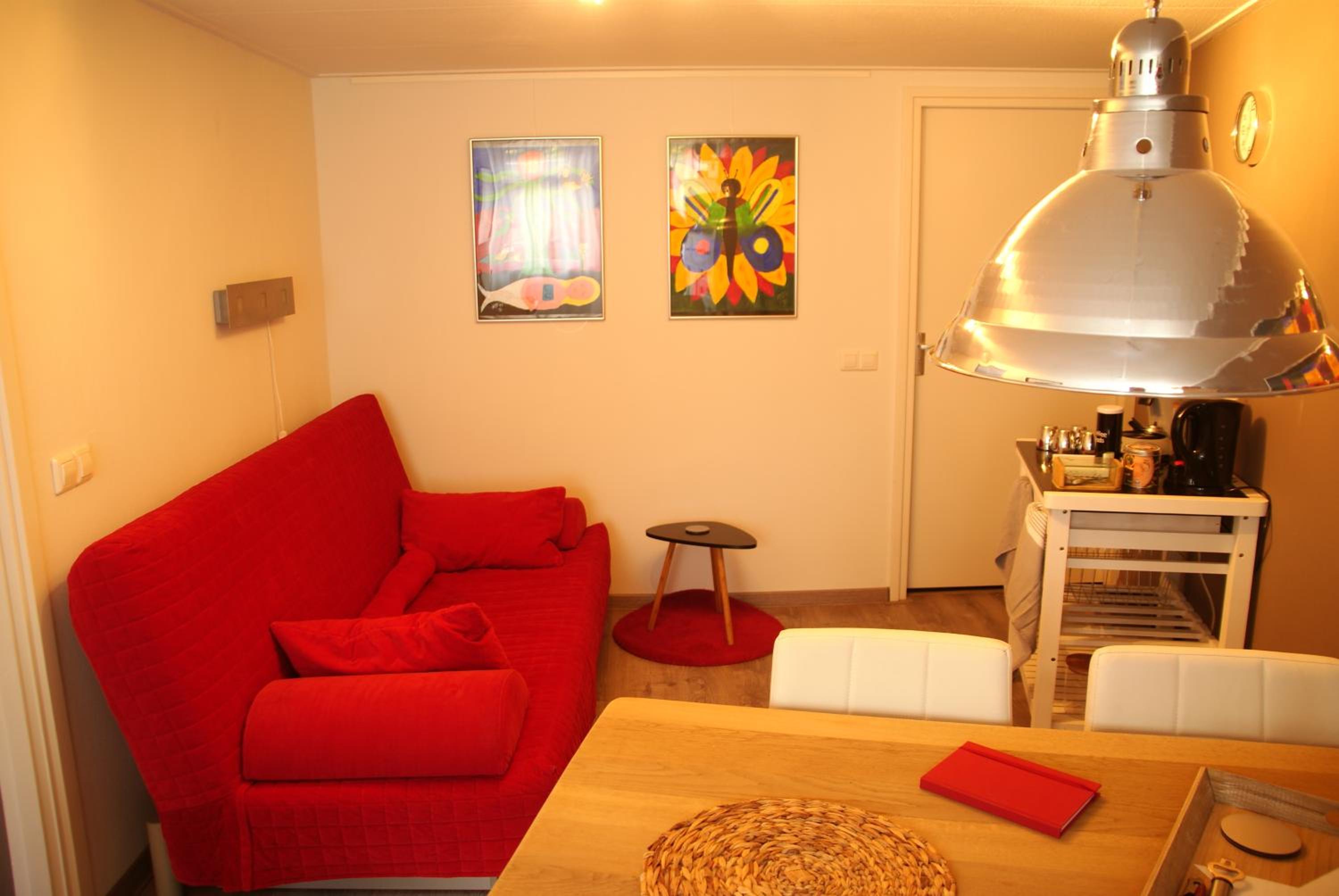 Quadruple Room with Private Bathroom - Photo 5