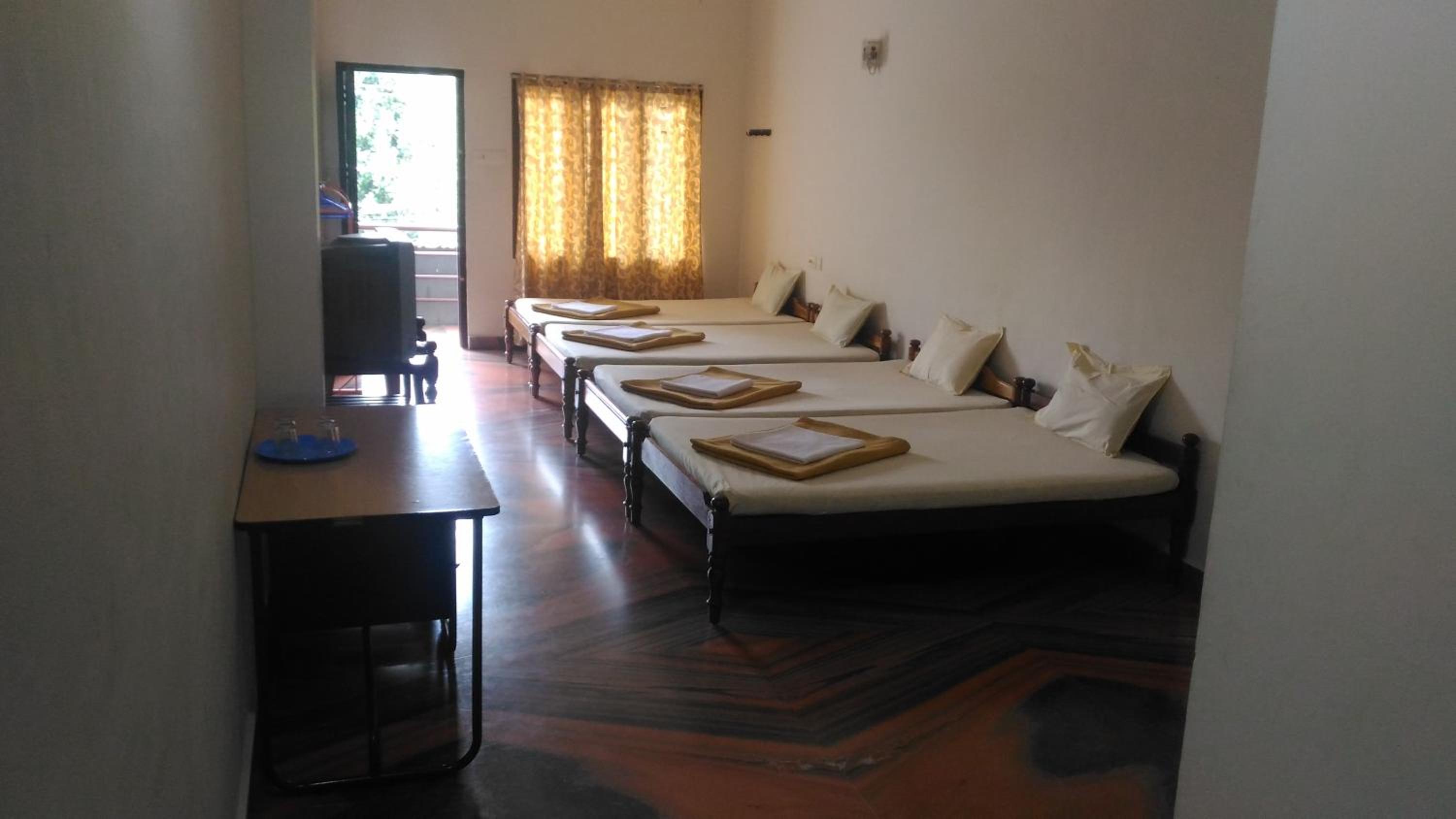 Basic Triple Room photo 1