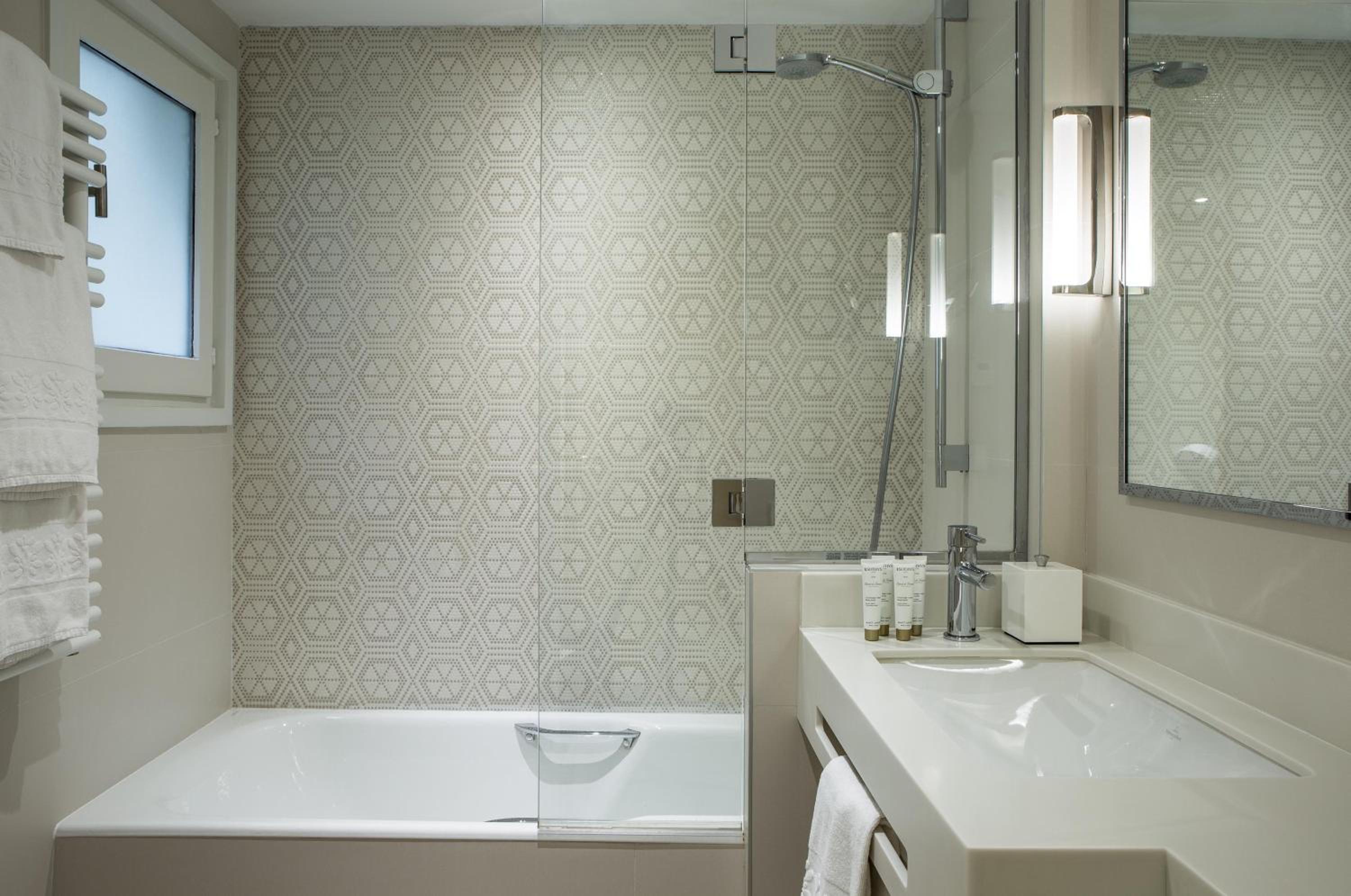 Classic Double or Twin Room photo 2