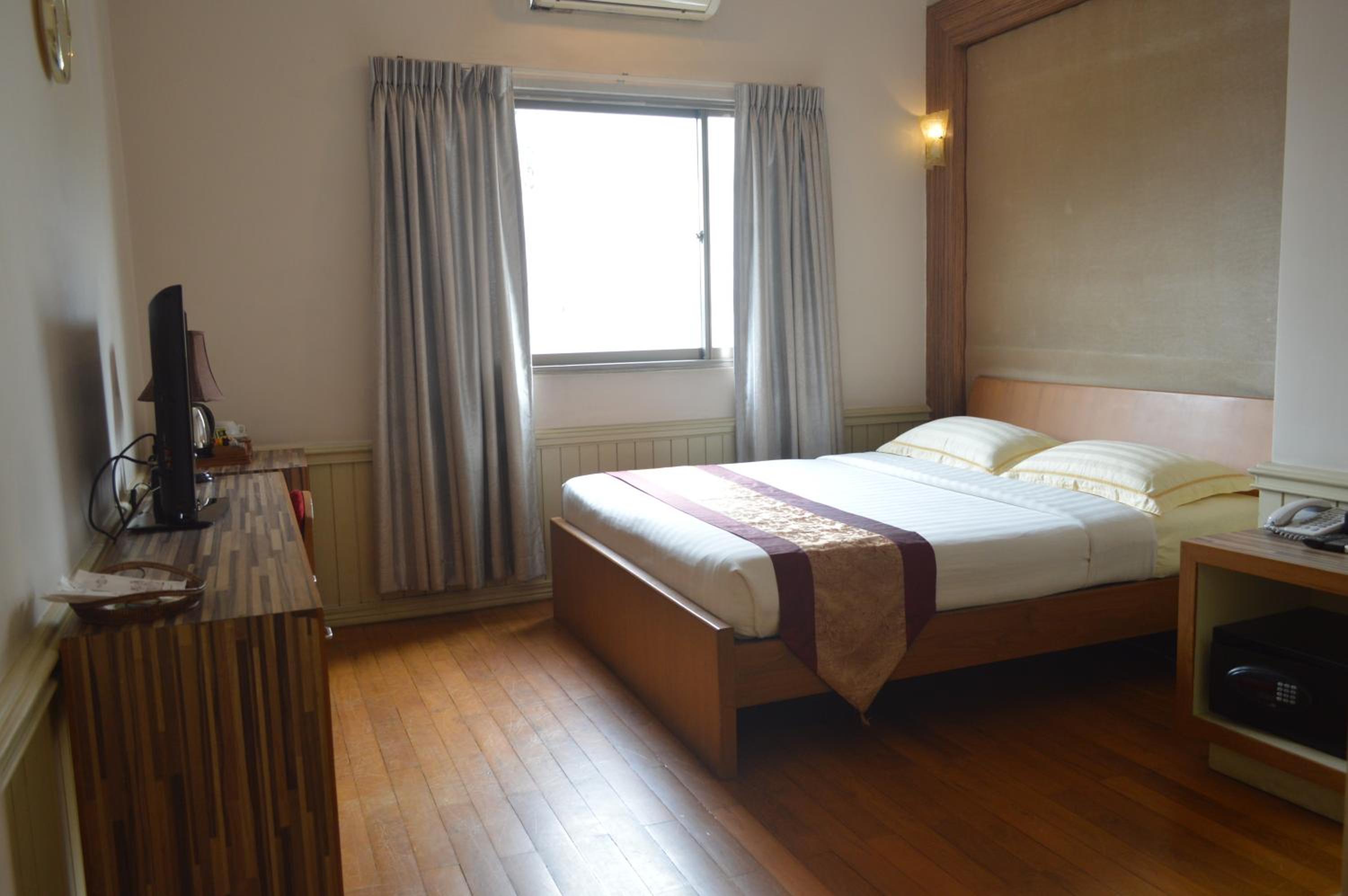 Deluxe Double Or Twin Room photo 2