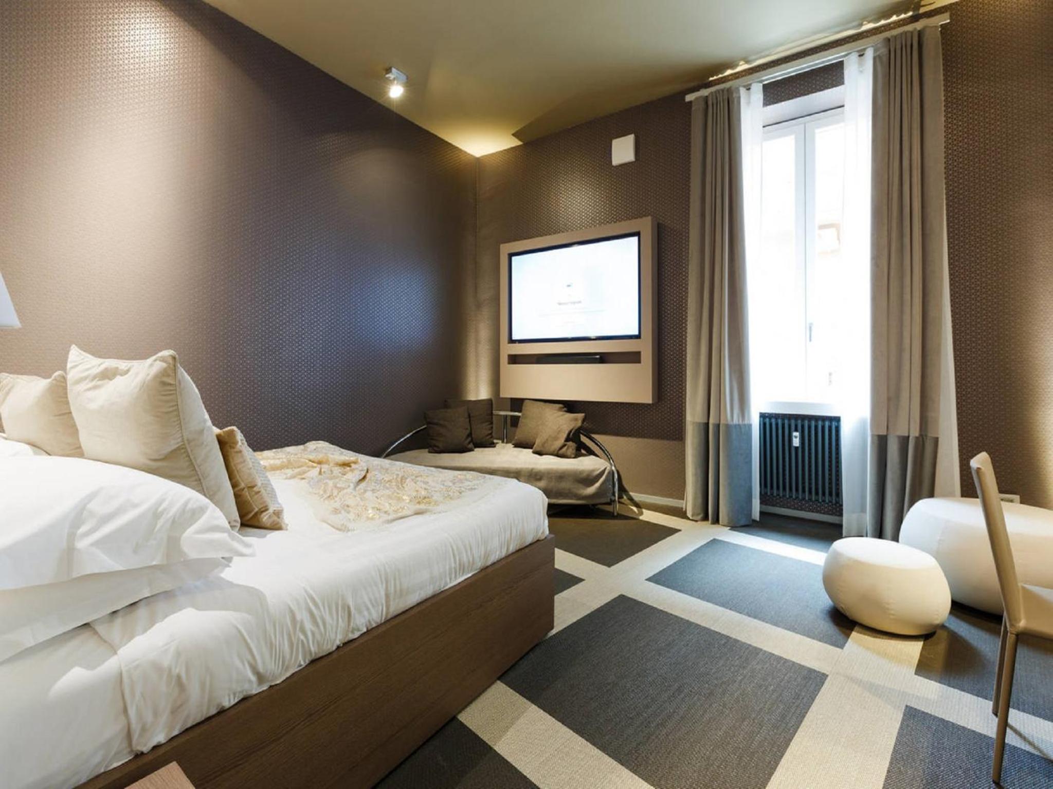 Standard King Room photo 2
