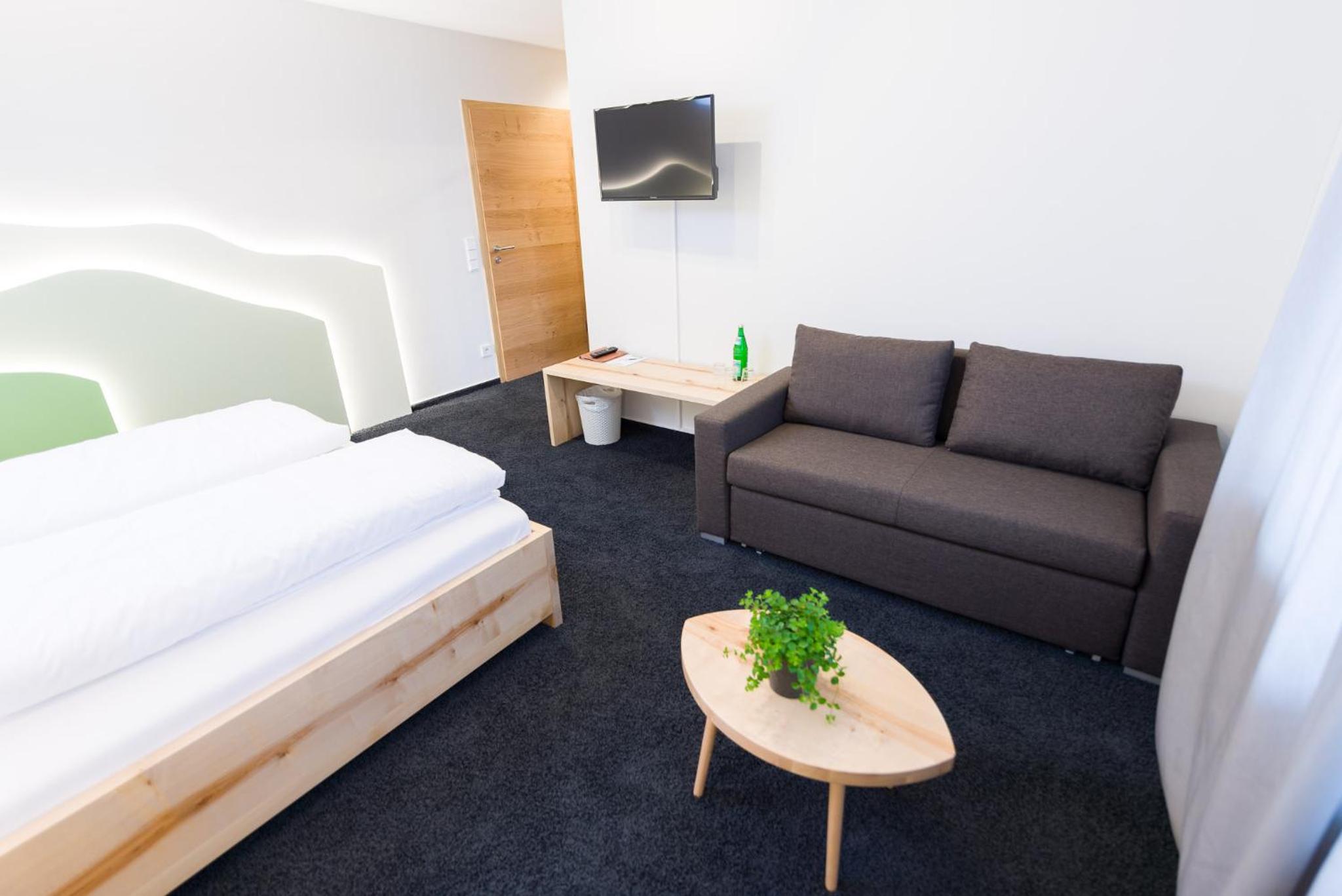 Quadruple Room - Photo 7
