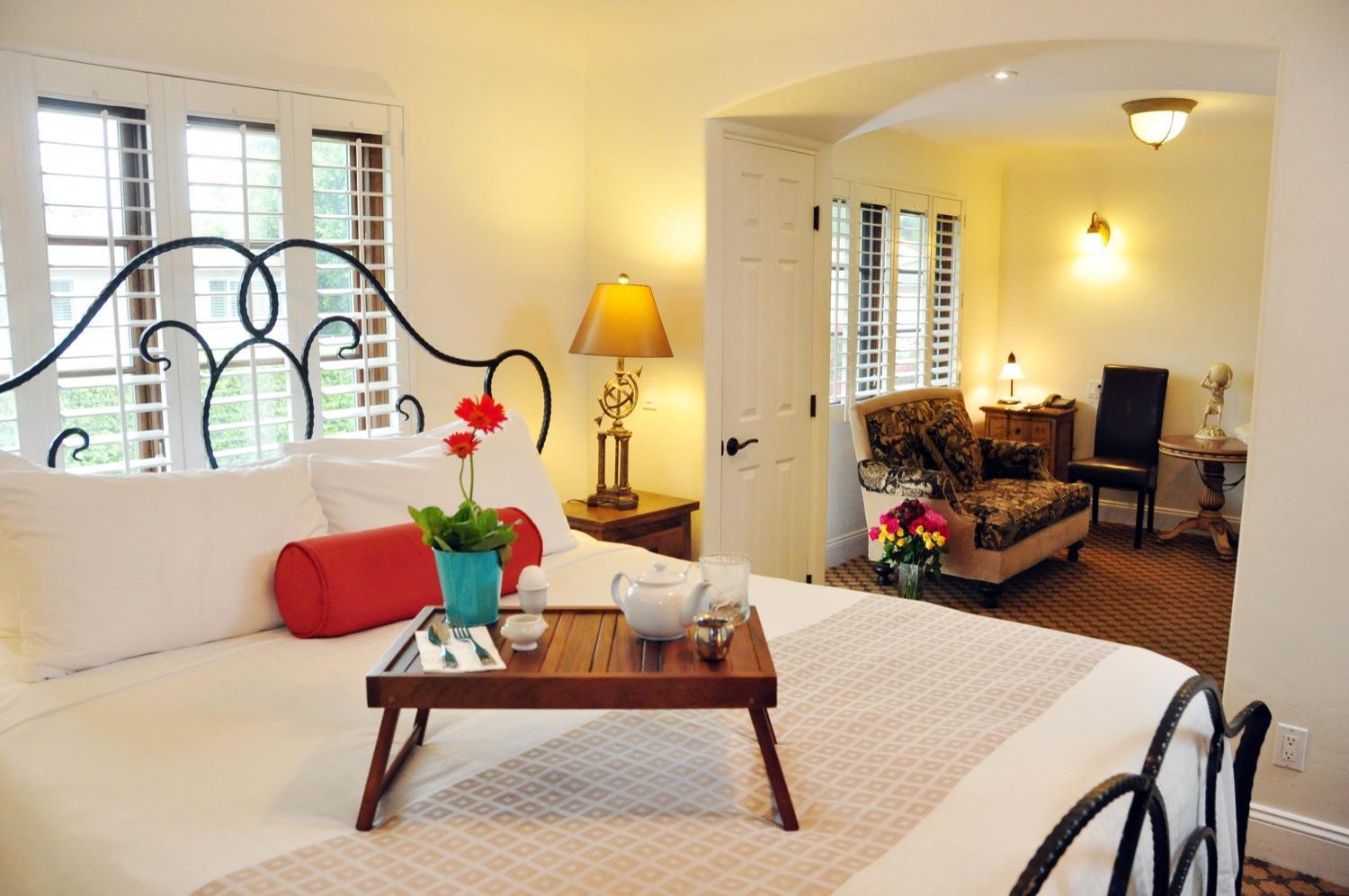 Deluxe King Studio Suite - Photo 4