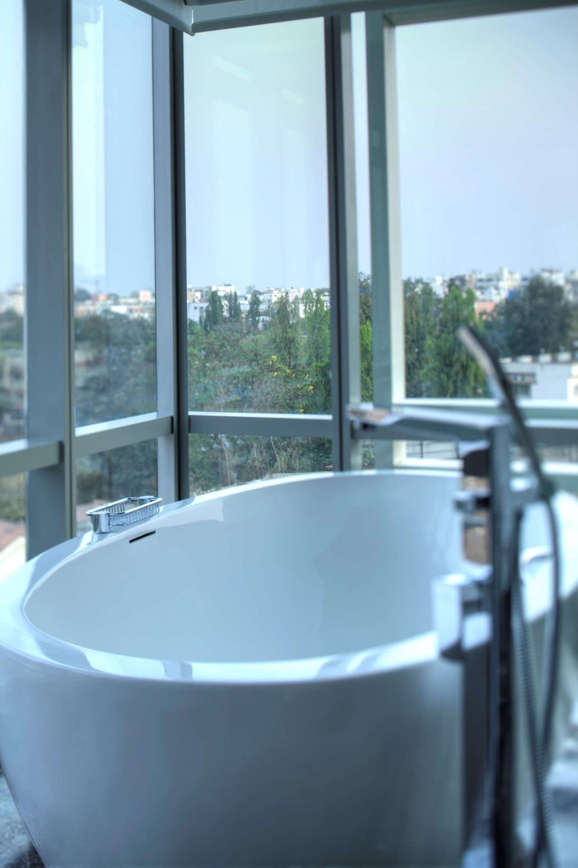Executive Suite thumbnail 5