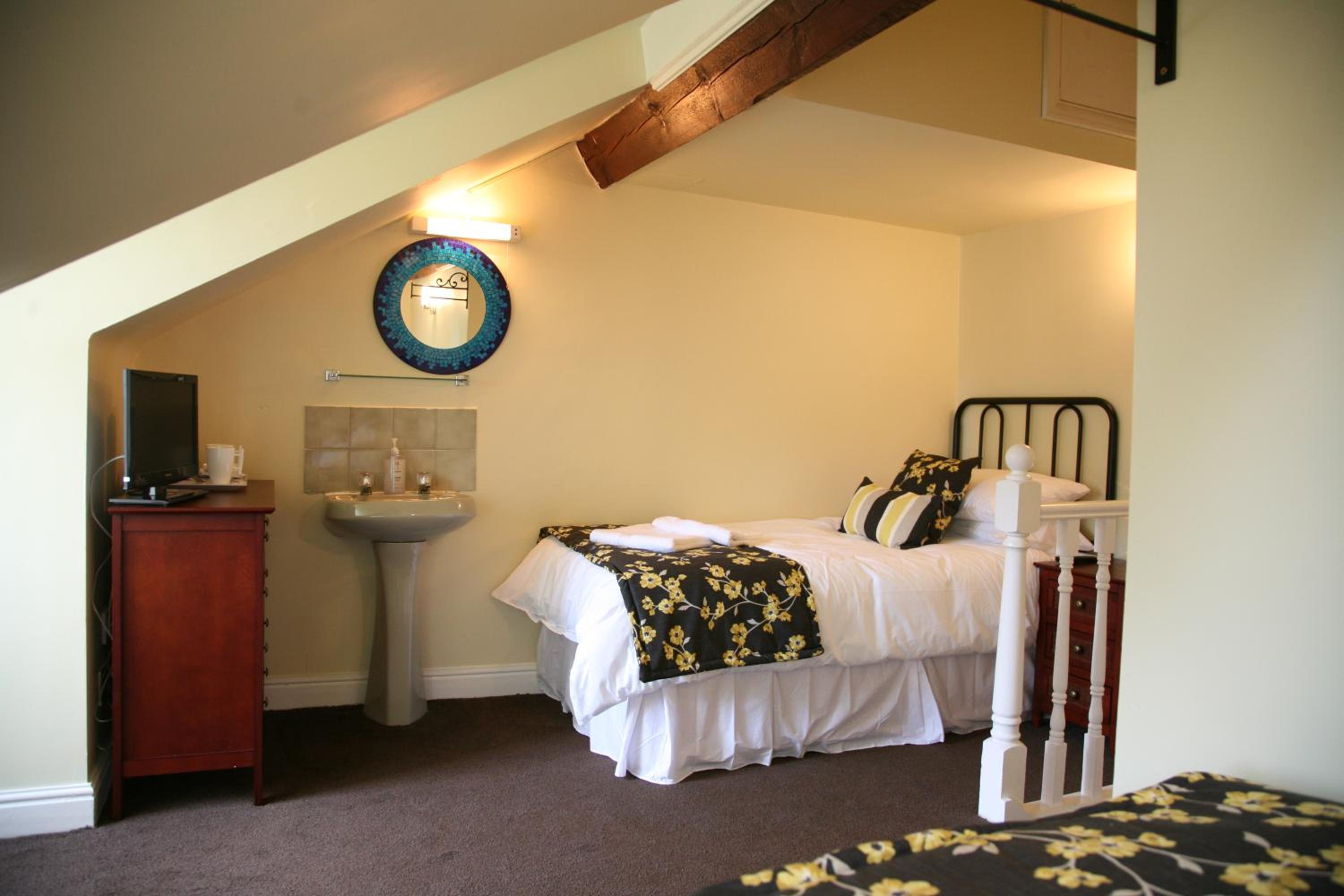 Twin Room with Private External Bathroom photo 1
