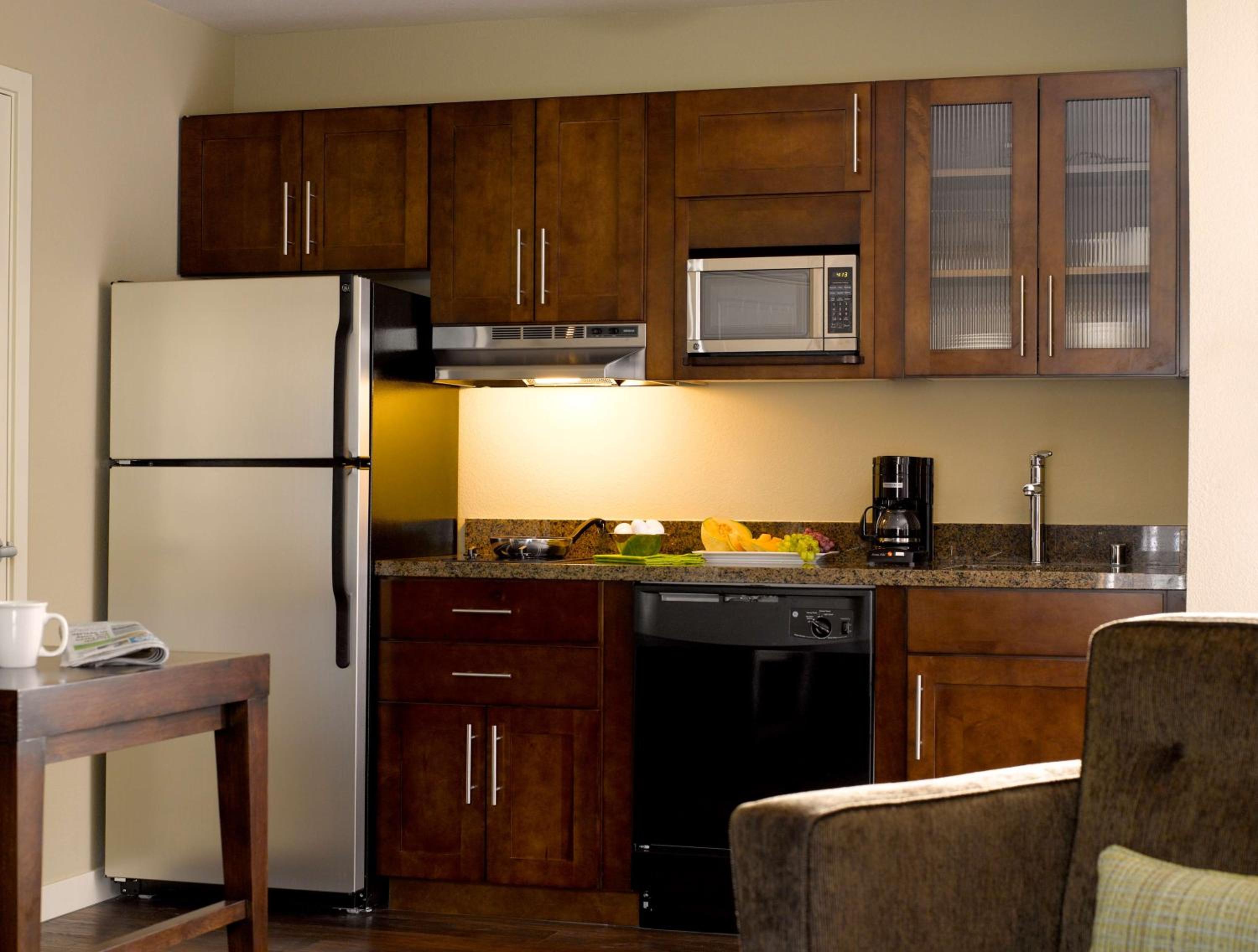 Studio with Kitchen - Photo 3