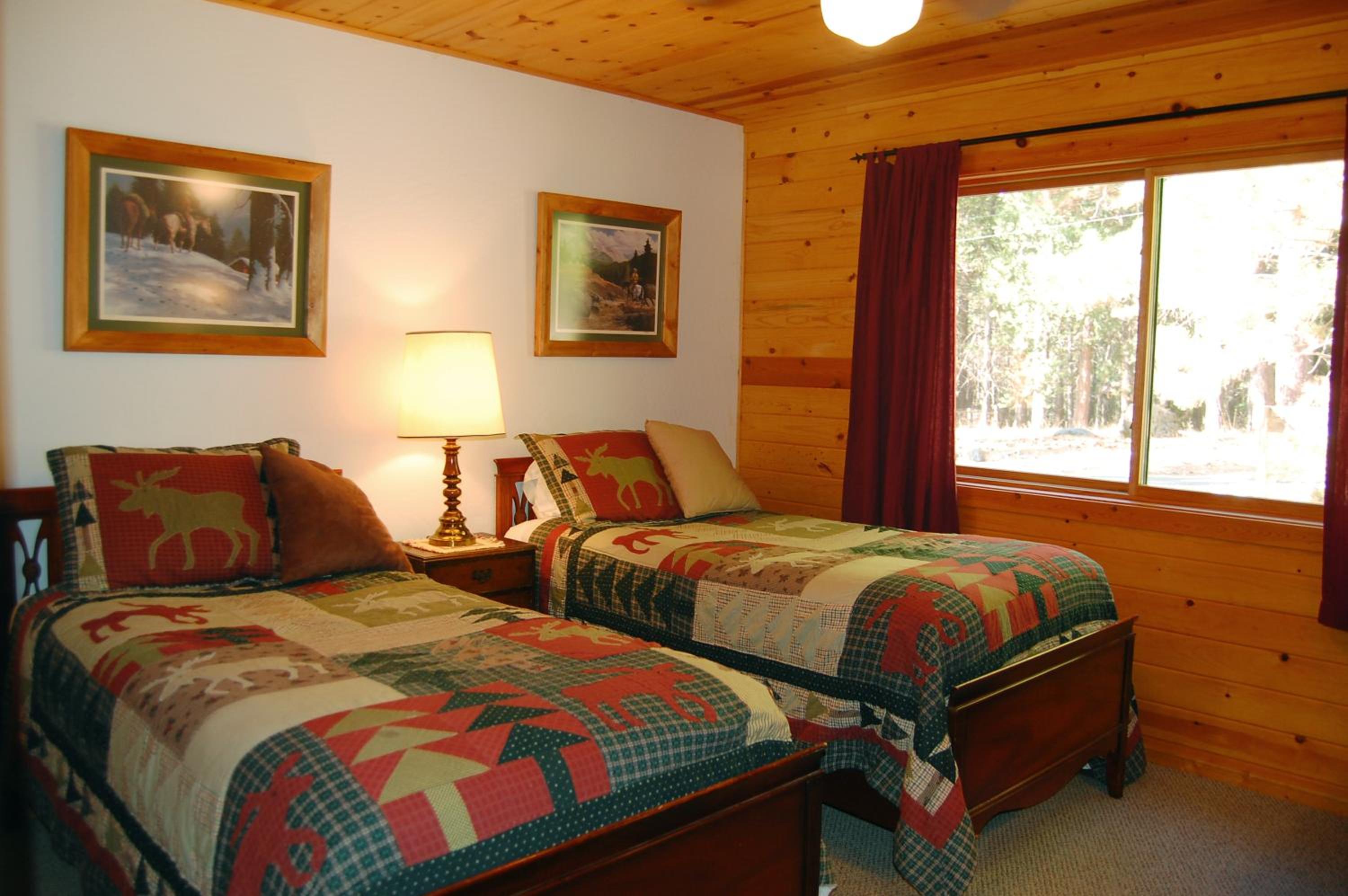 Three-Bedroom House photo 3