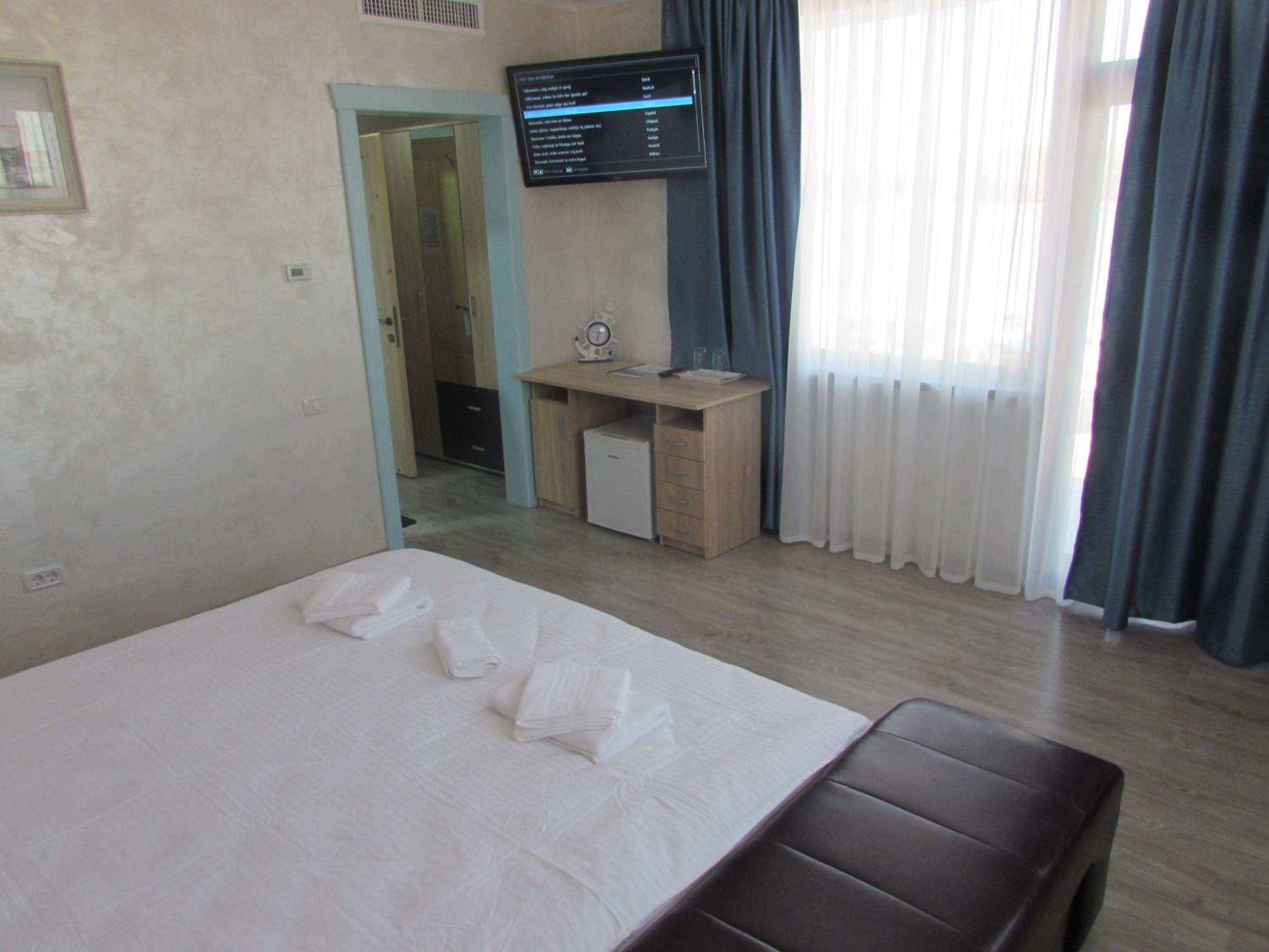 Double Room With Private Bathroom photo 3