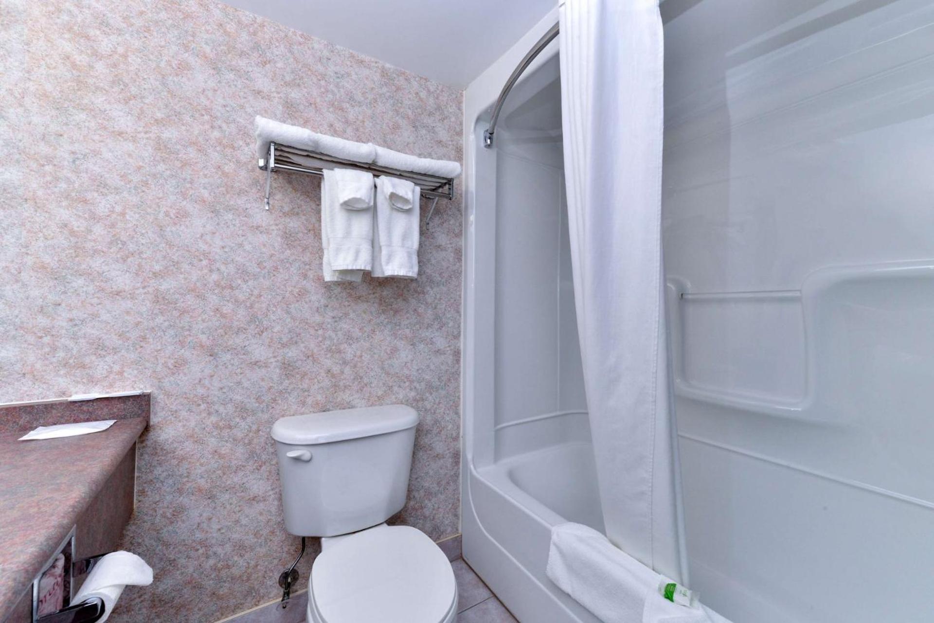 Queen Room - Photo 2