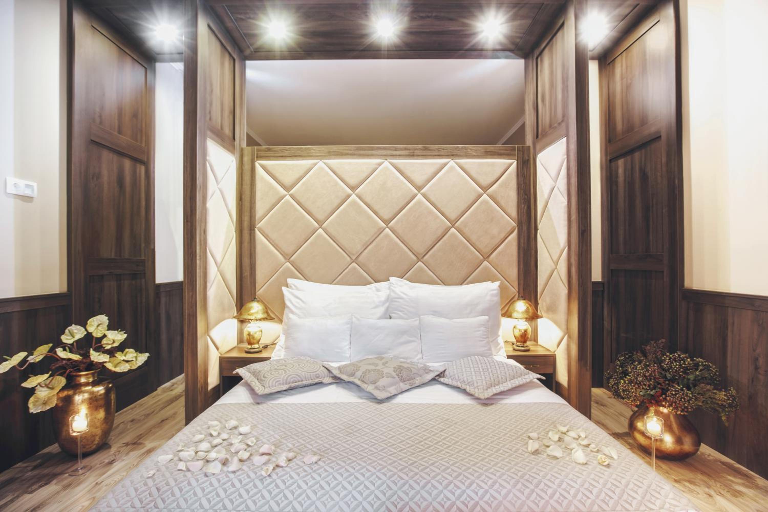 Deluxe Suite - Photo 18