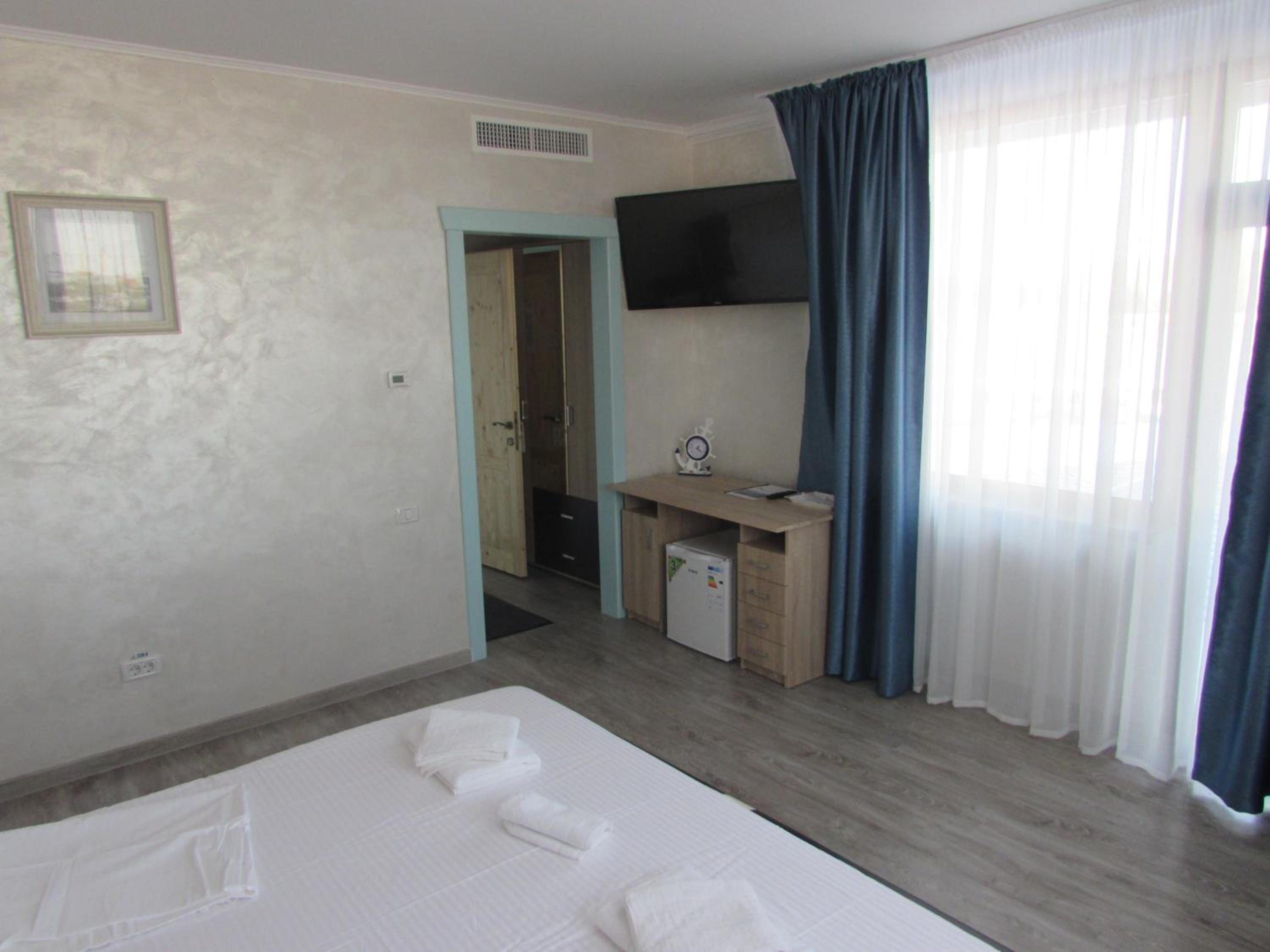 Double Room with Private Bathroom photo 3
