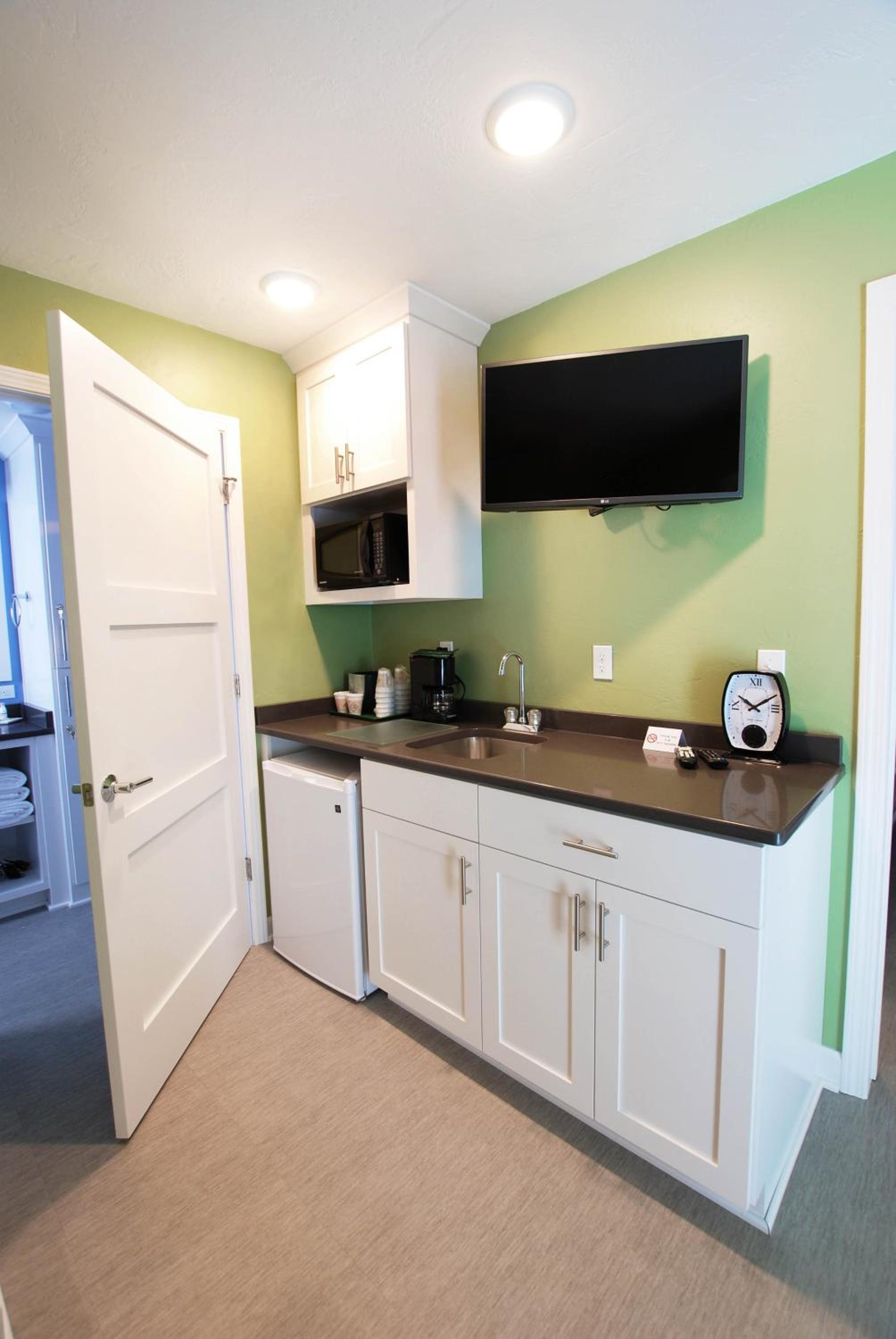 Superior King Suite photo 2