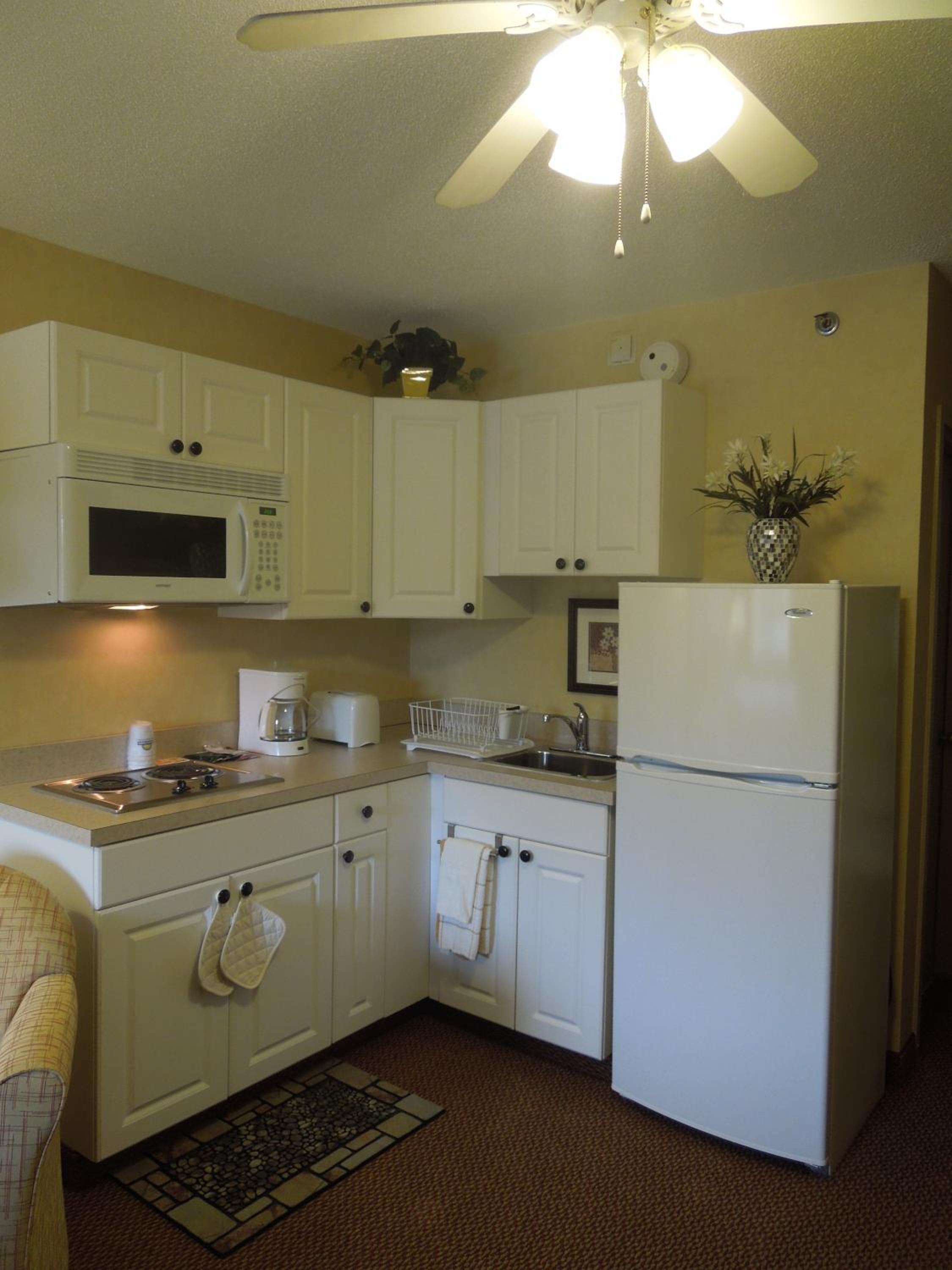 Queen Room - Non-Smoking - Photo 3