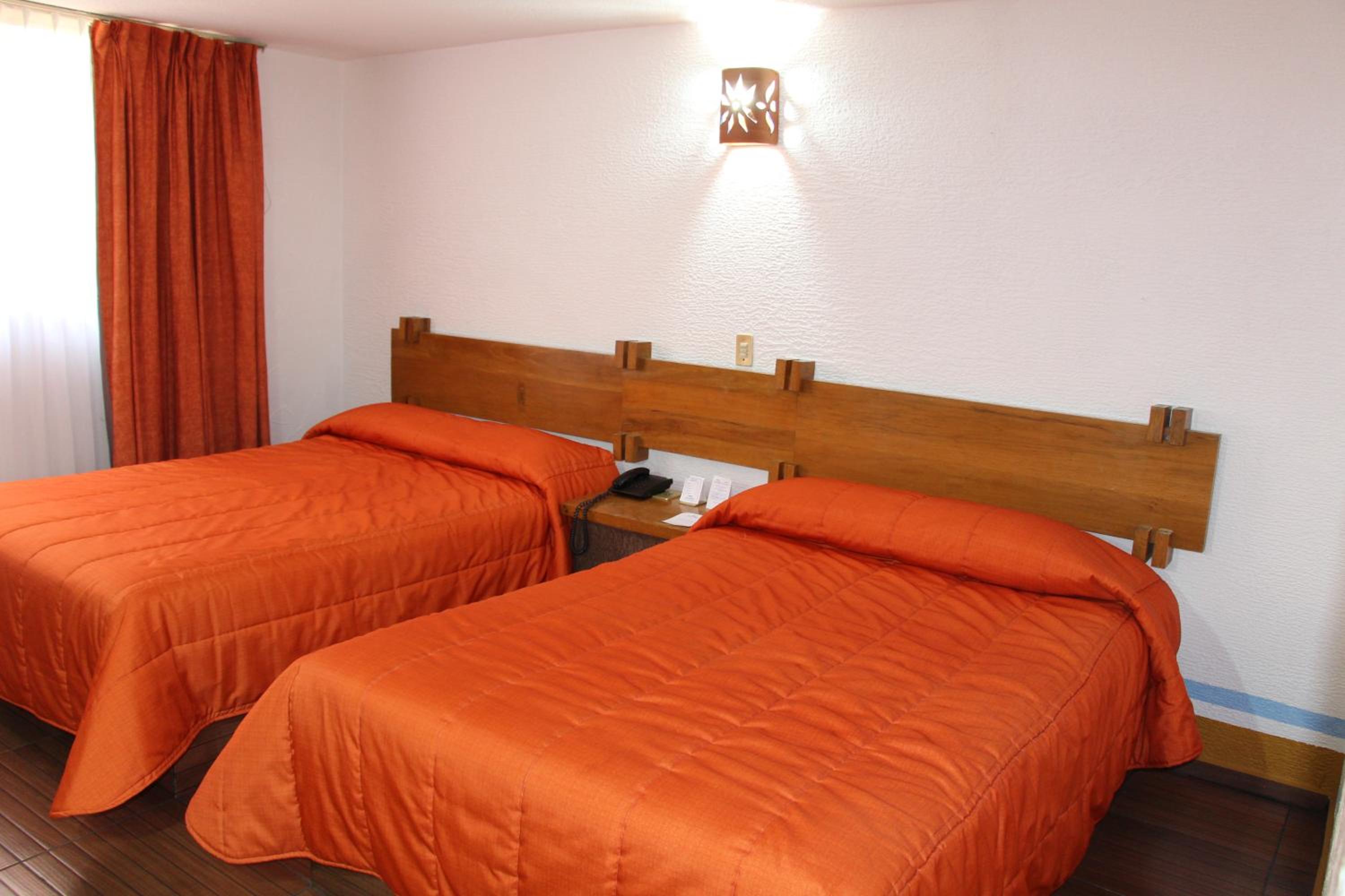 Double Room with Two Double Beds - Non-Smoking - Photo 9