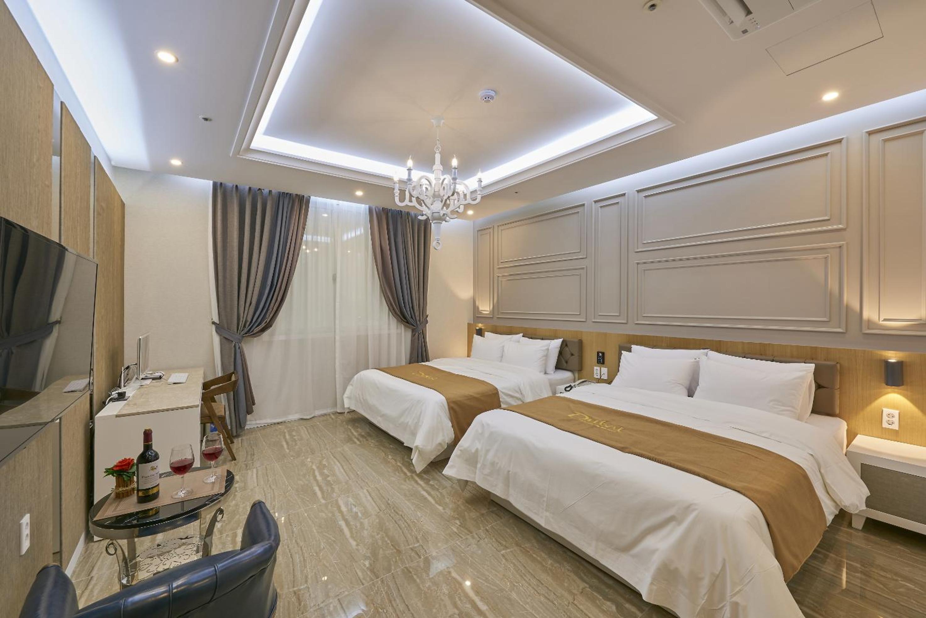 Deluxe Twin Room photo 3