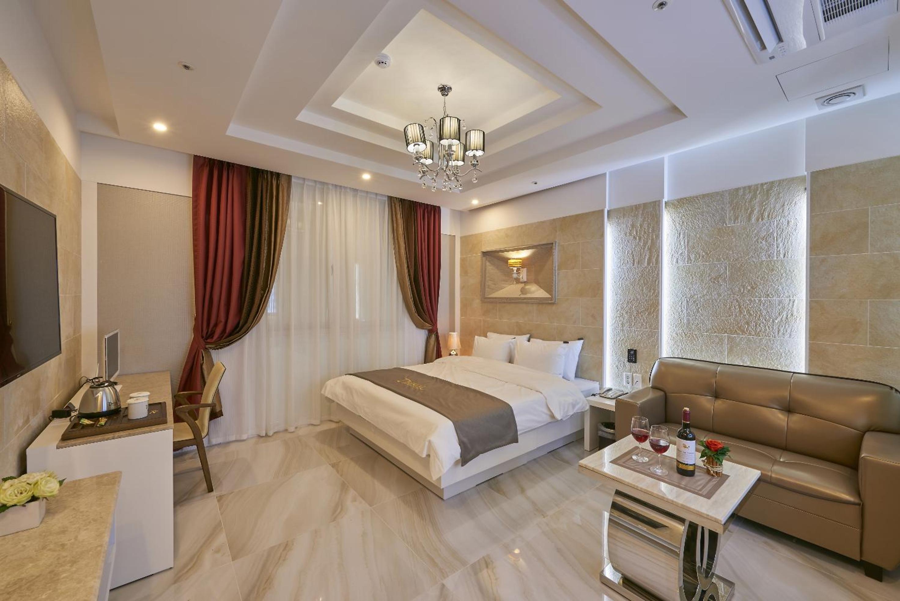 Deluxe Double Room photo 3