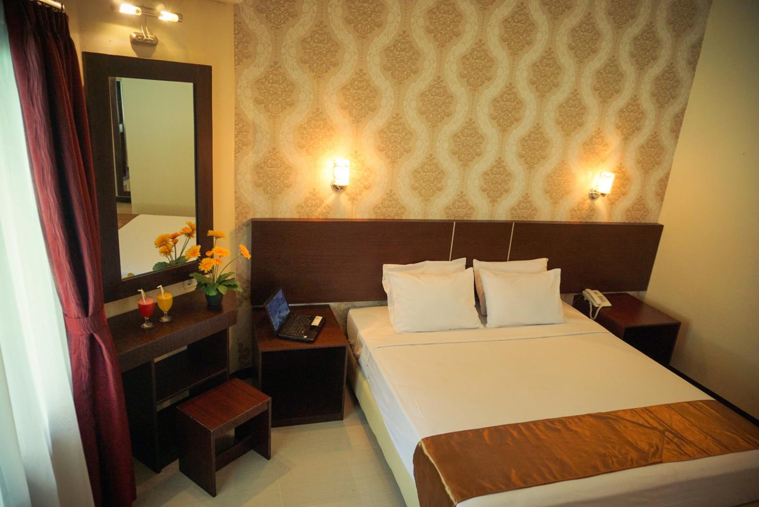 Standard Twin Room - Photo 1