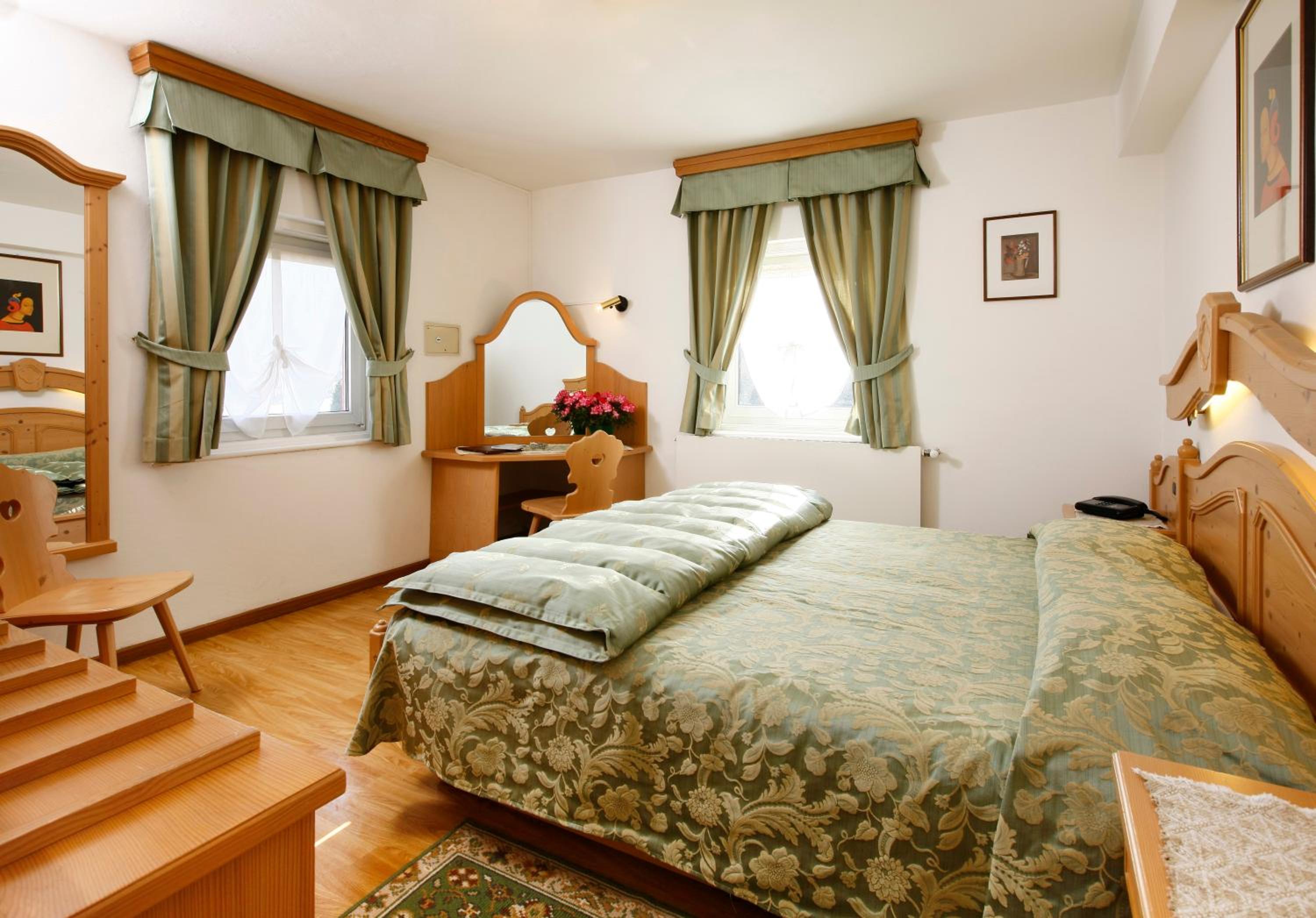 Family Room (2 Adults + 2 Children) - Photo 1
