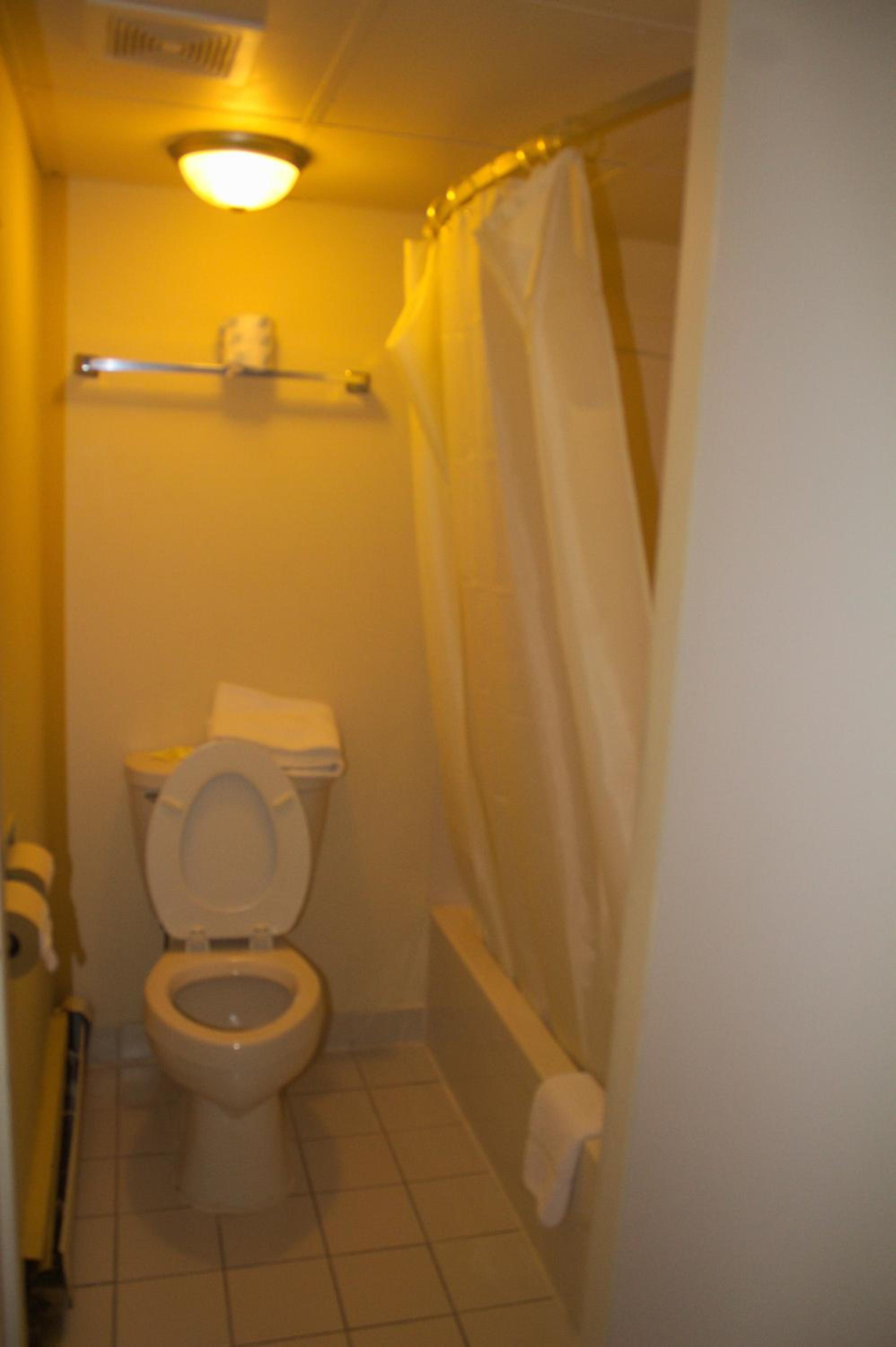 Queen Room photo 3