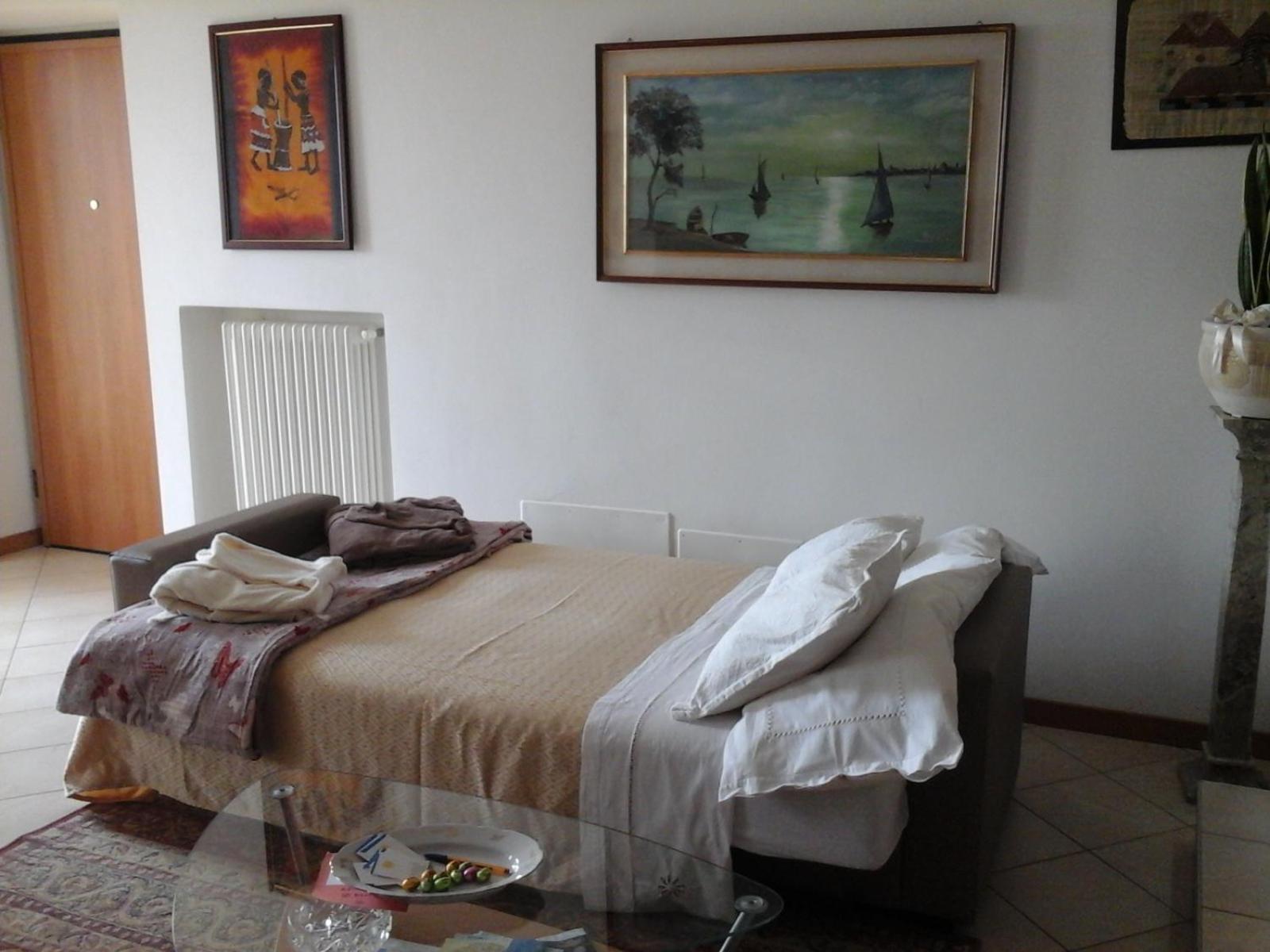 One-Bedroom Apartment photo 1