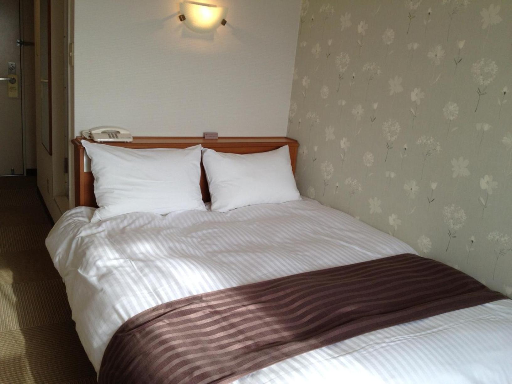 Double Room - Non-Smoking  photo 2