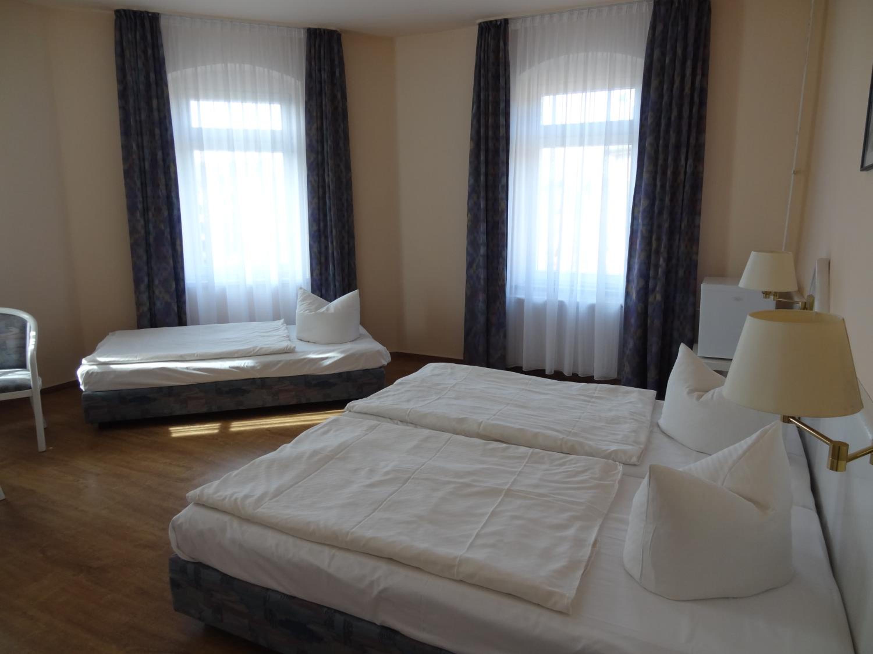 Triple Room - Photo 12