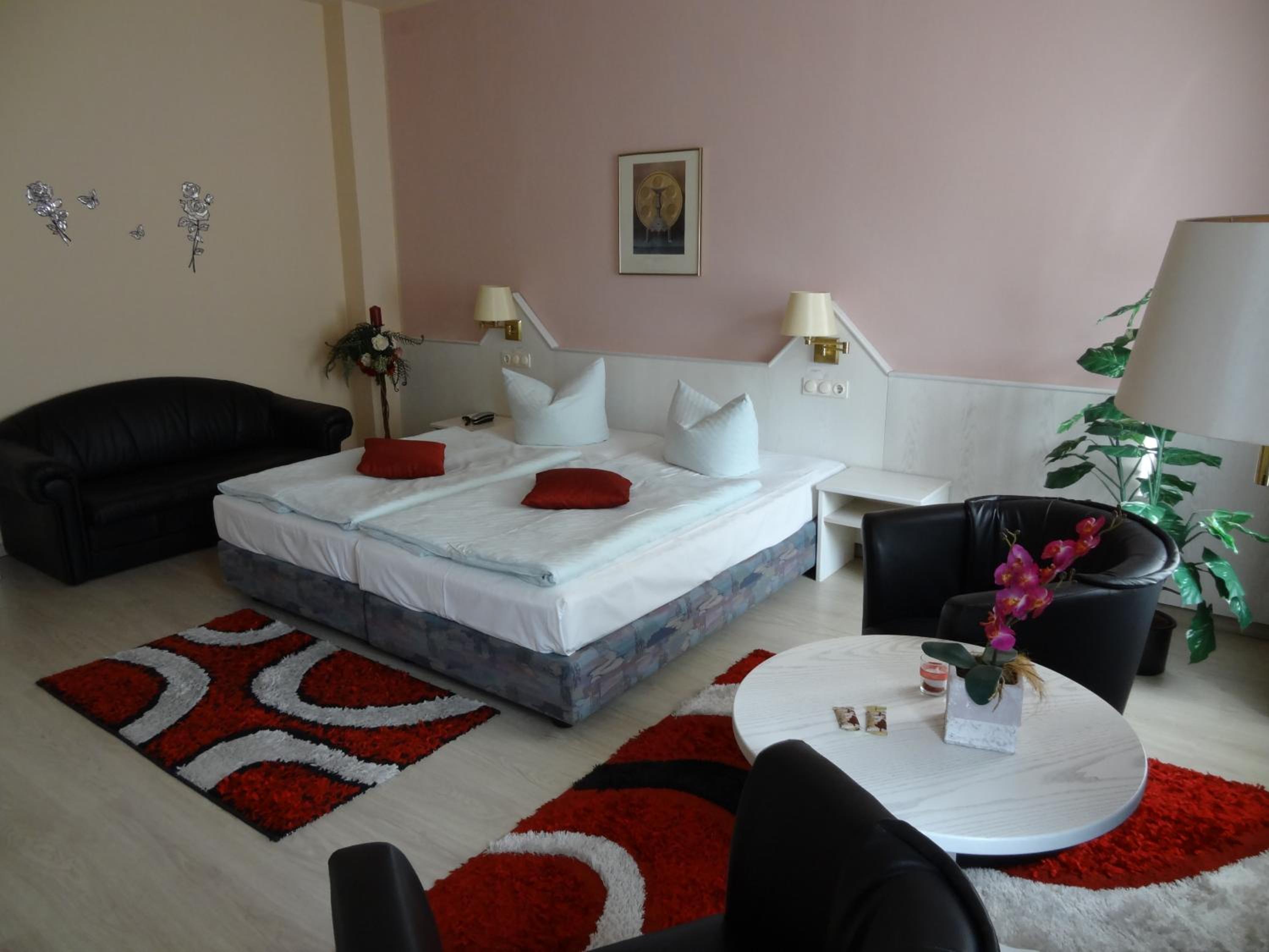 Family Room - Photo 7