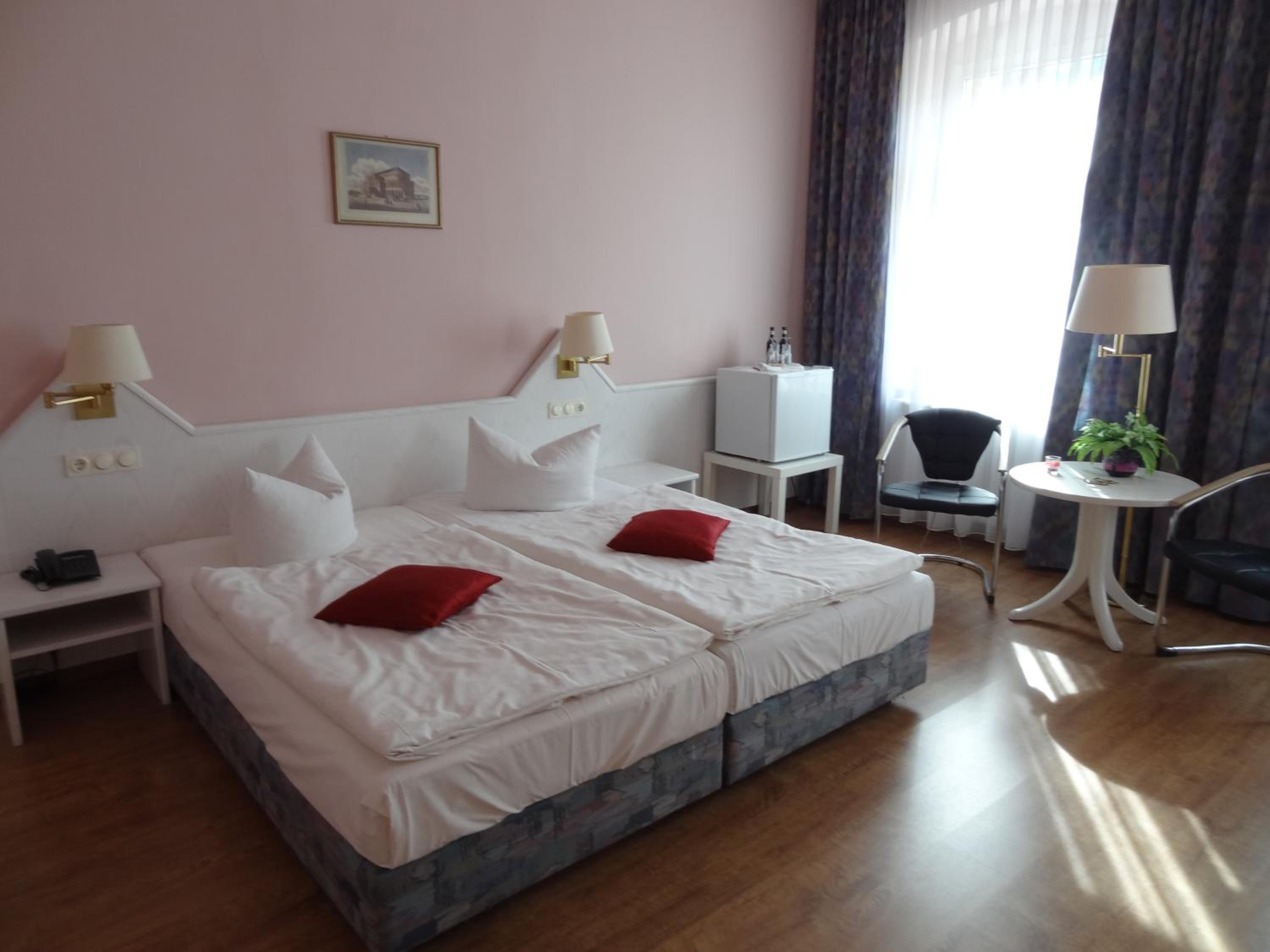 Standard Double Room - Photo 1