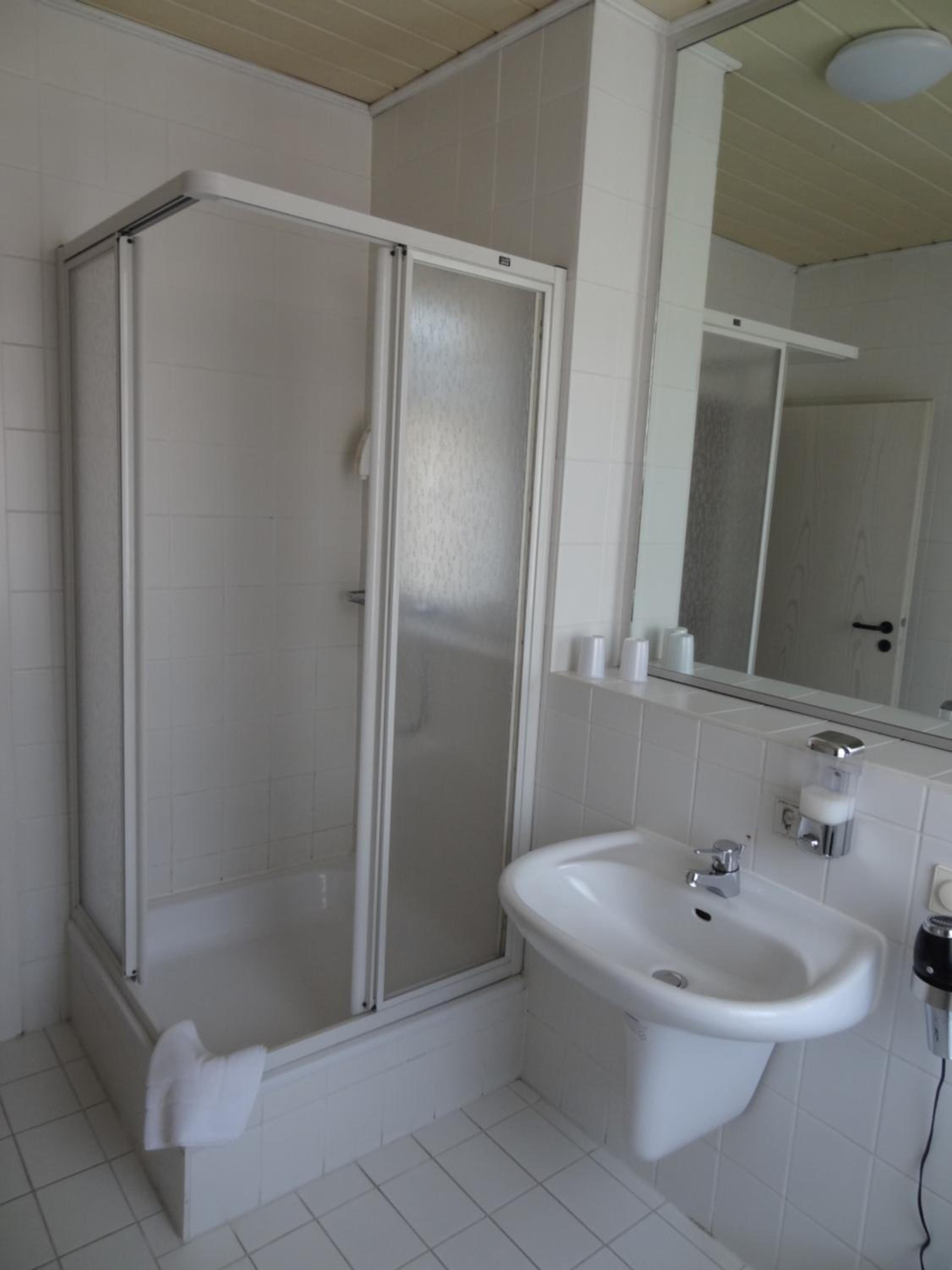 Triple Room - Photo 9
