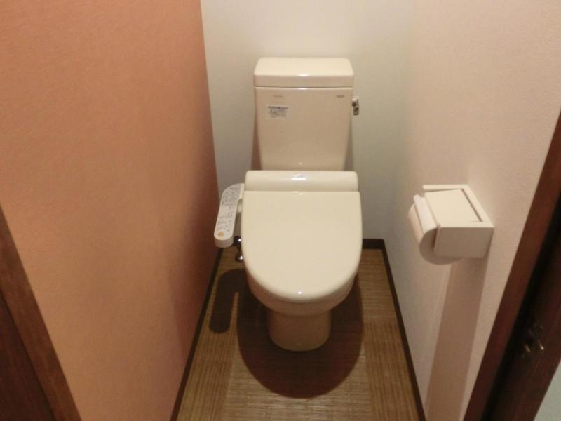 Twin Room With Shared Bathroom photo 3