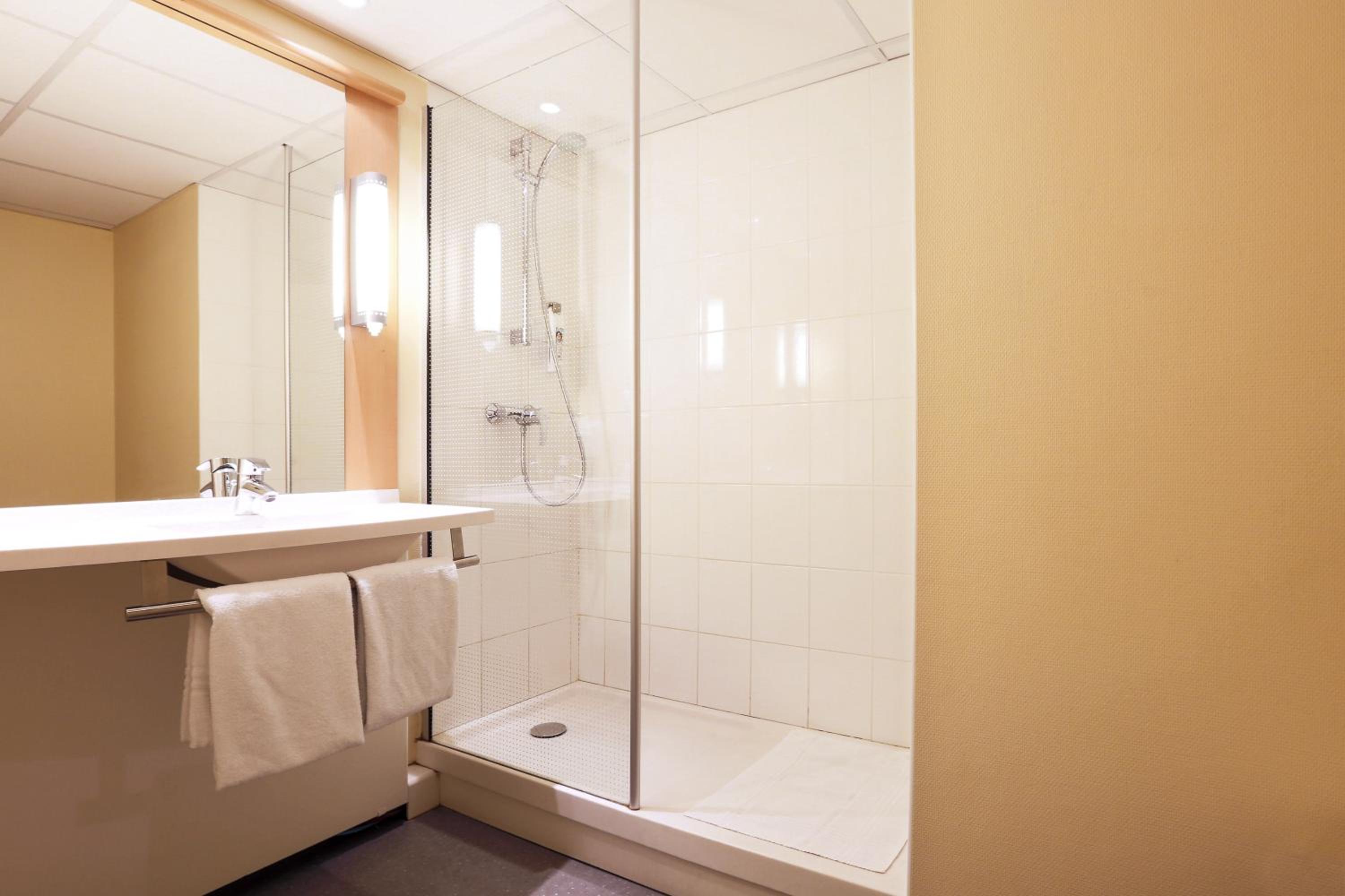 Standard Double Room - Photo 6