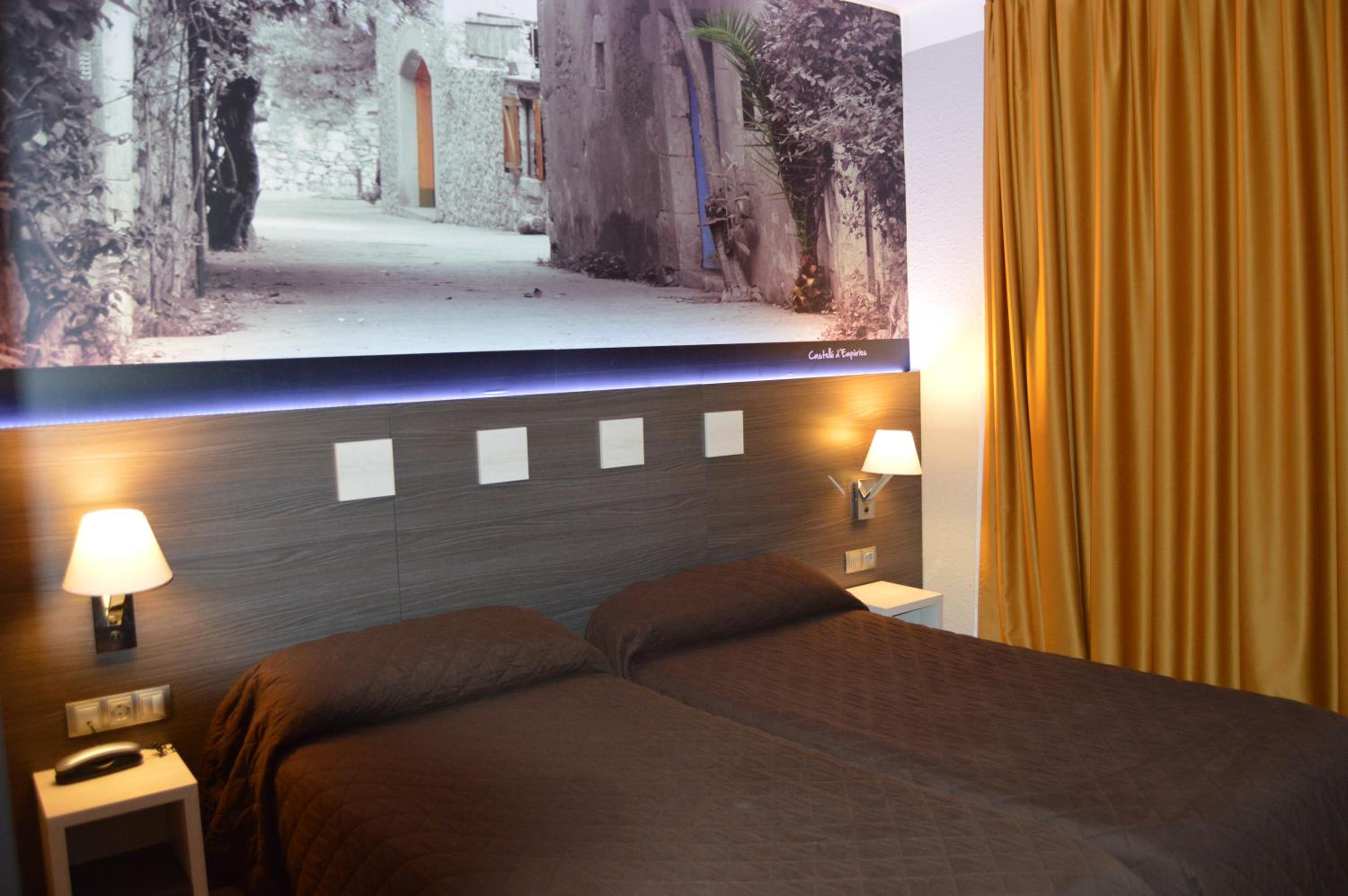 Double or Twin Room photo 2