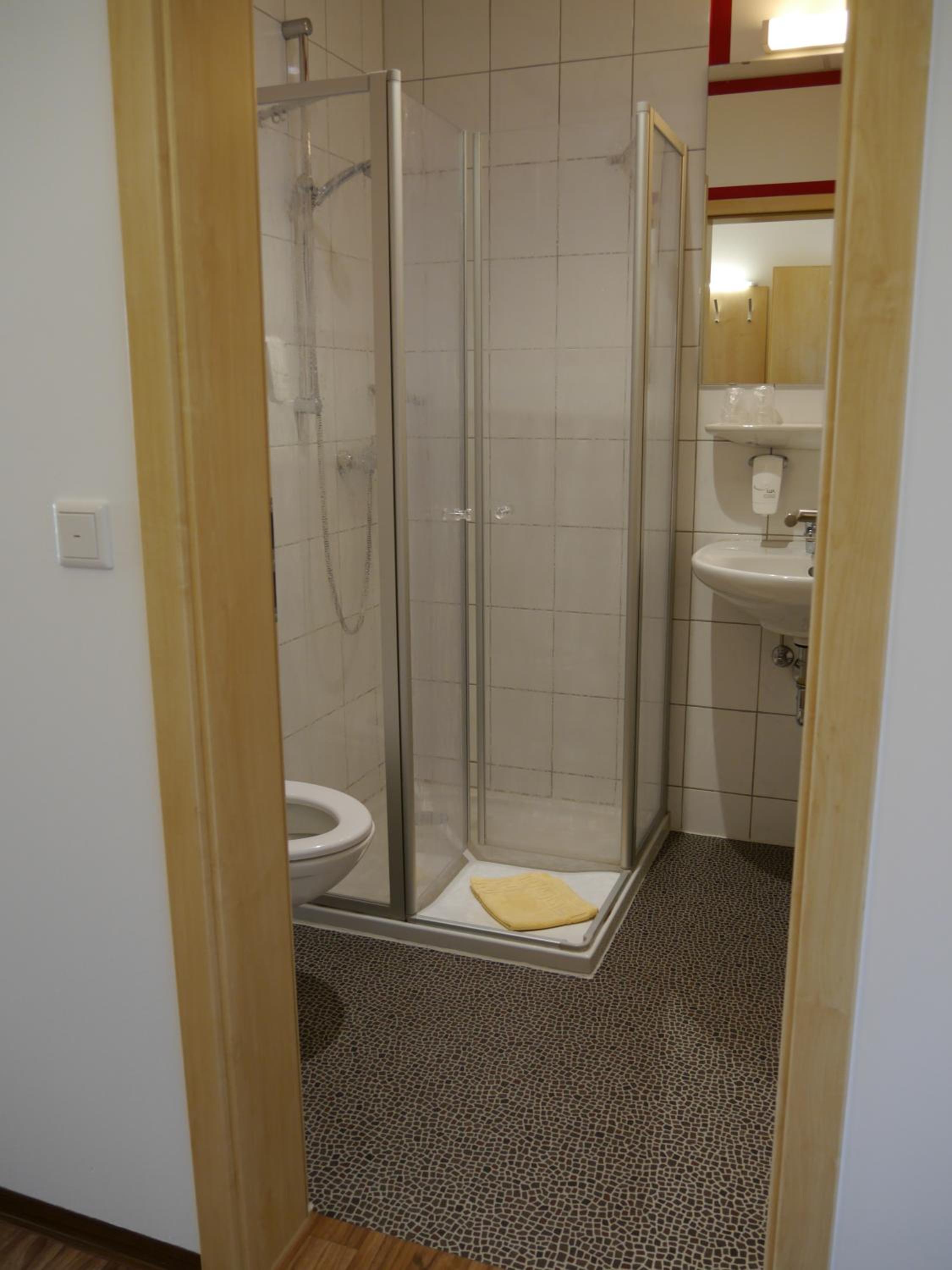 Double or Twin Room with Bathroom photo 2