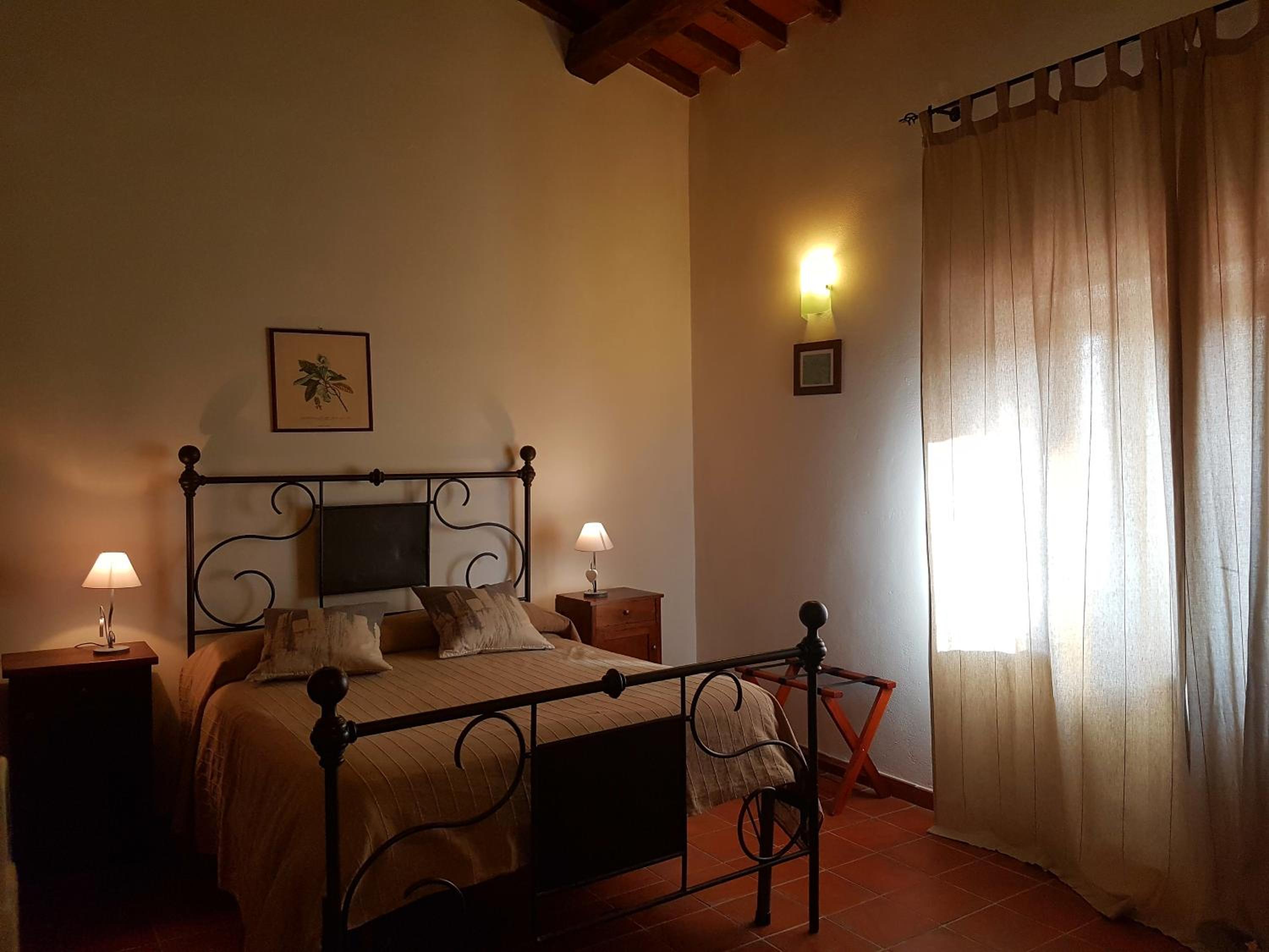 Double Room - Photo 4