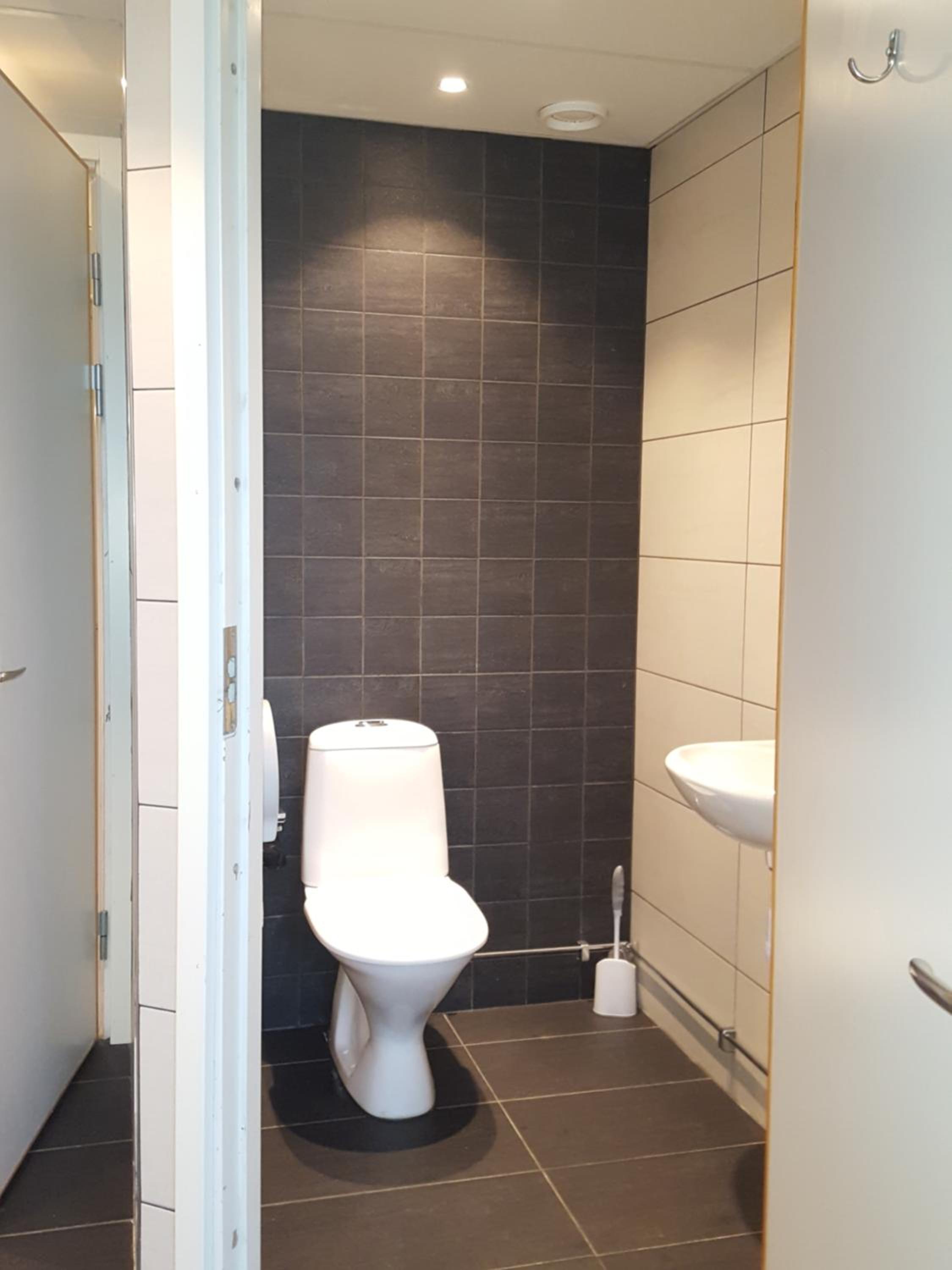 Basic Triple Room with Shared Bathroom photo 3