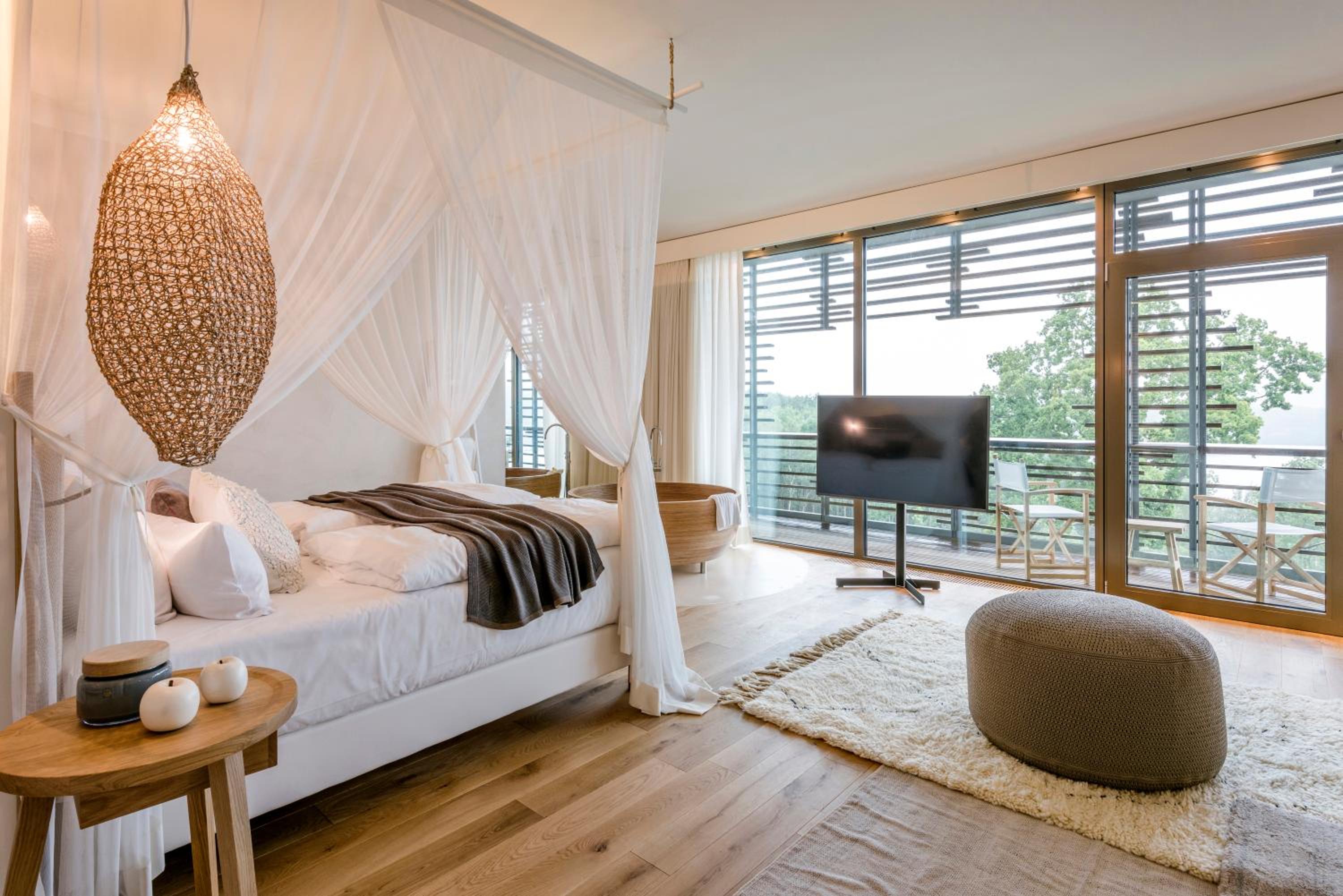 Superior King Suite photo 3