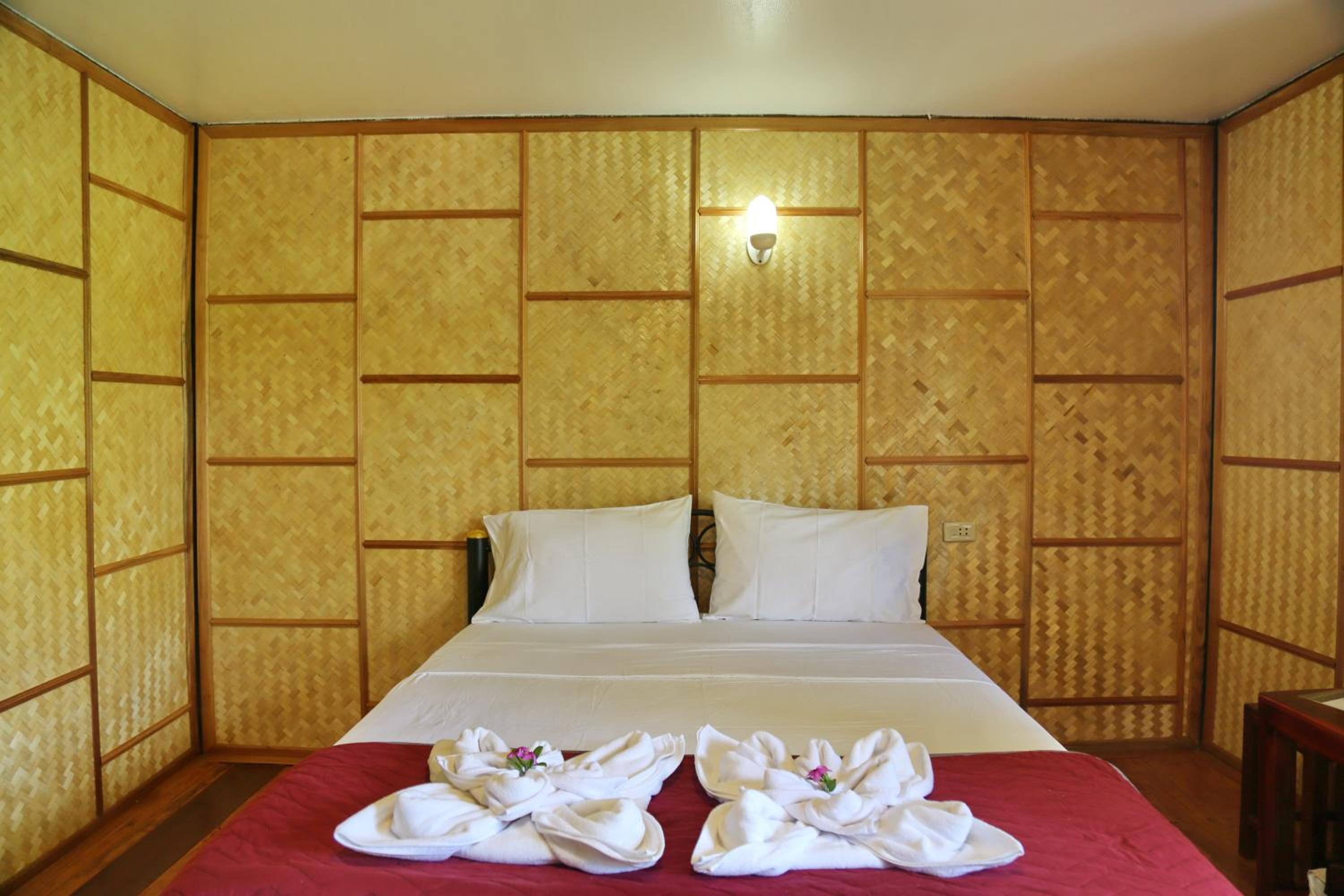 Bungalow with Sea View - Photo 2