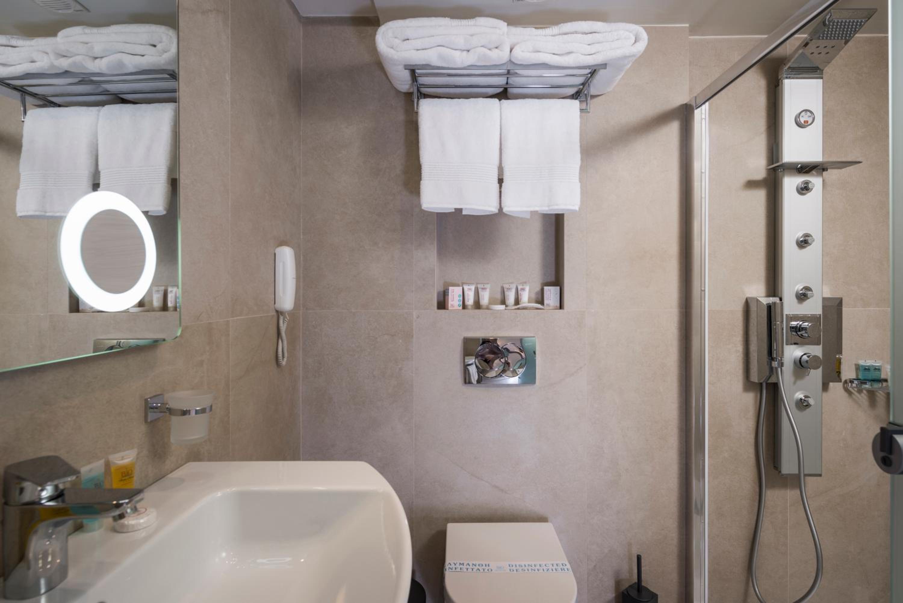 Superior Double Room - Photo 10