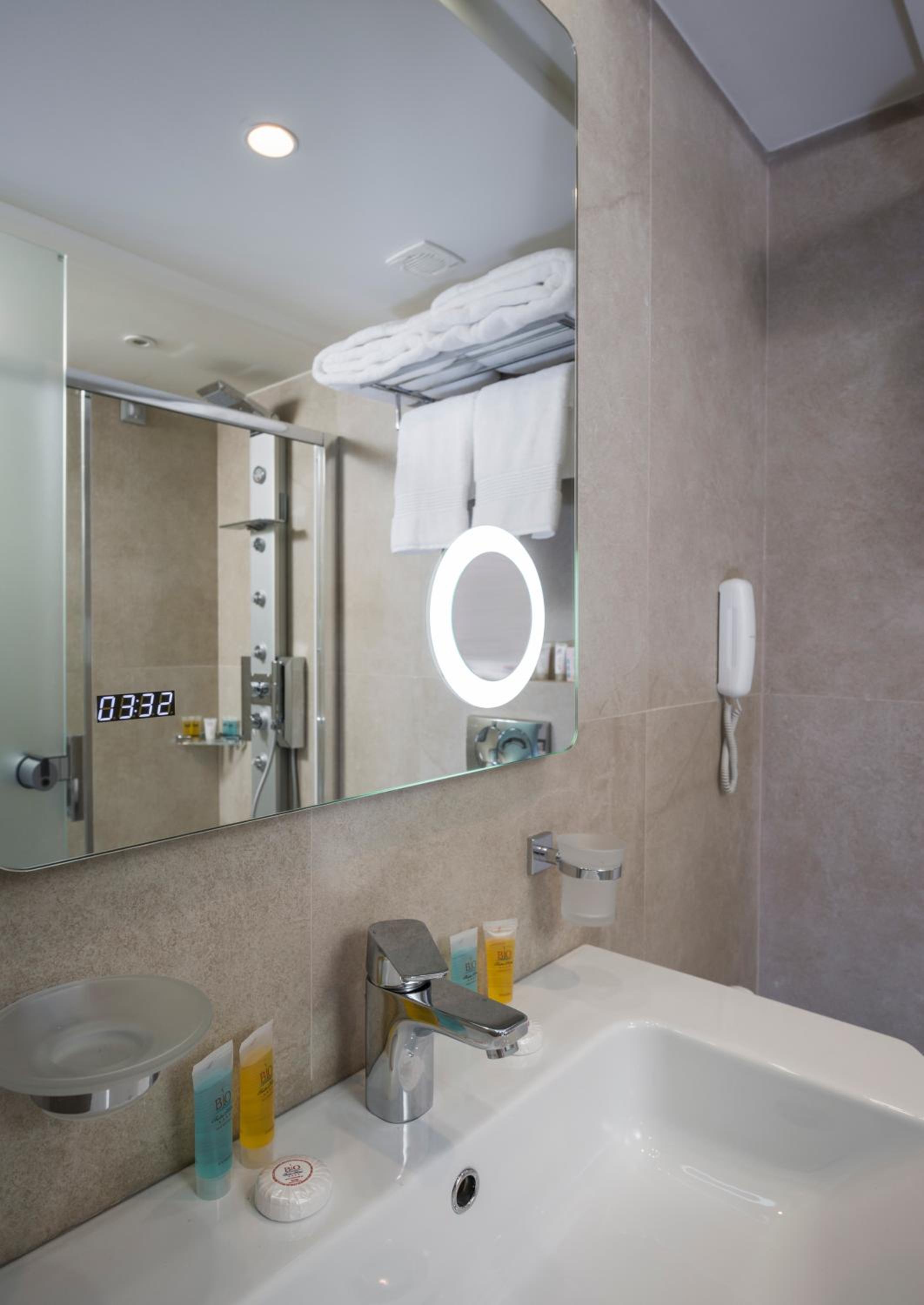 Superior Double Room - Photo 9